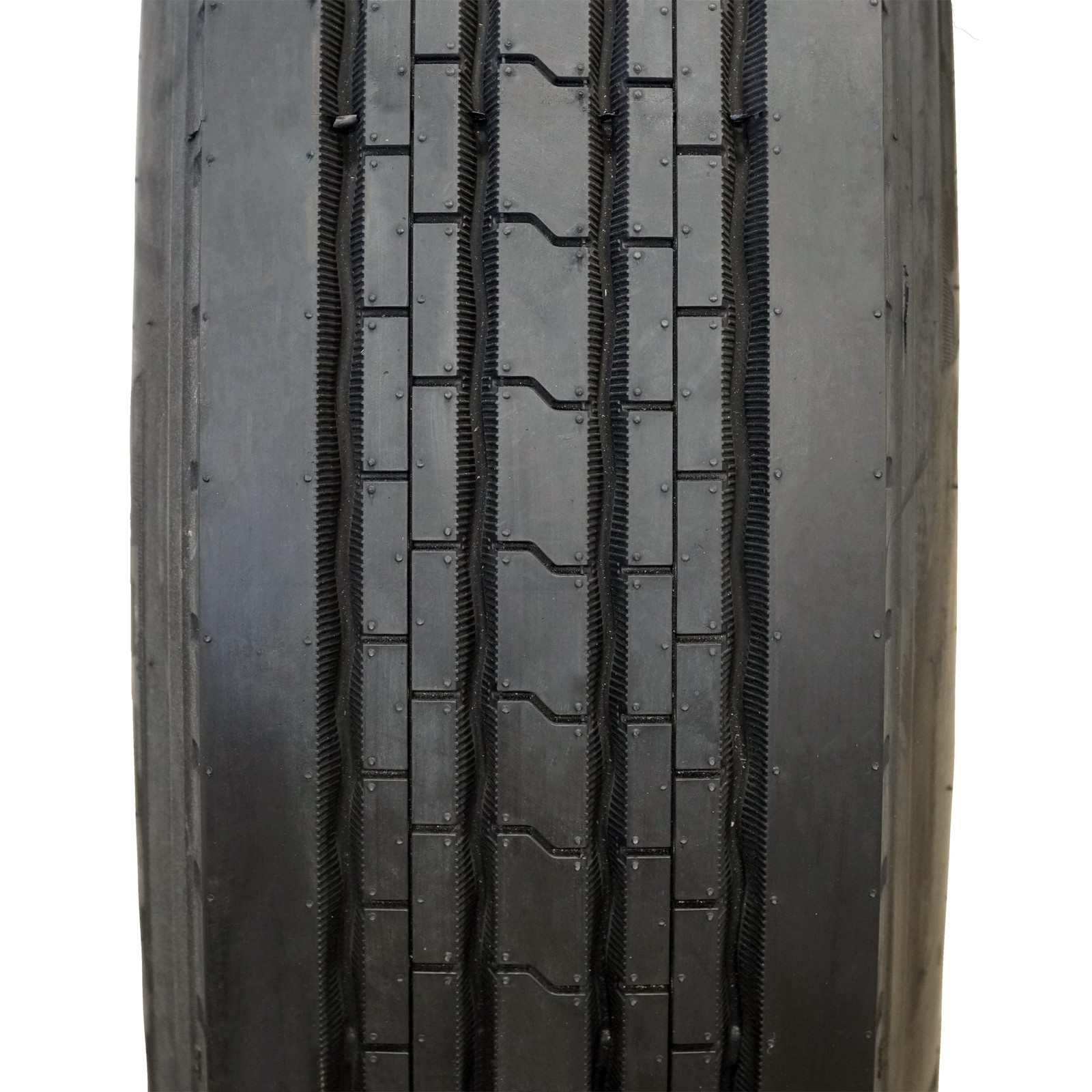 Trailfinder 17.5″ 18 ply Radial Trailer Tire & Wheel – ST 215/75R17.5 8 Lug