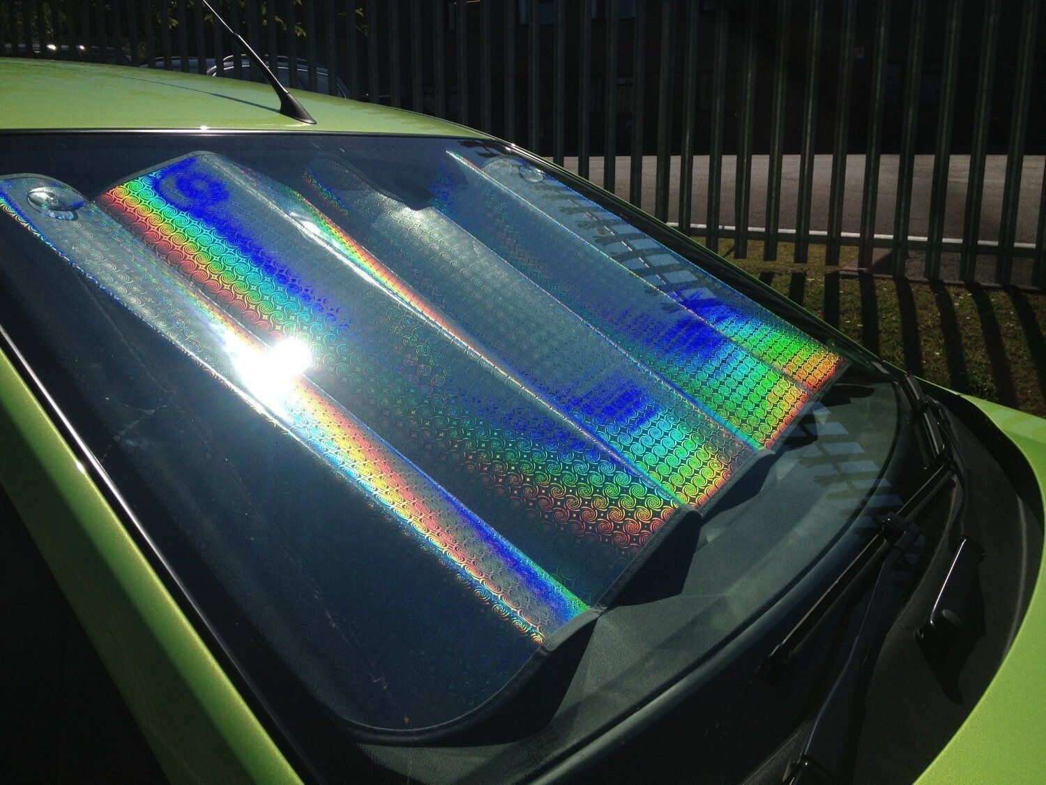 Medium Front Window Car & Van Windscreen UV Laser Sun Heat Shade Block Screen