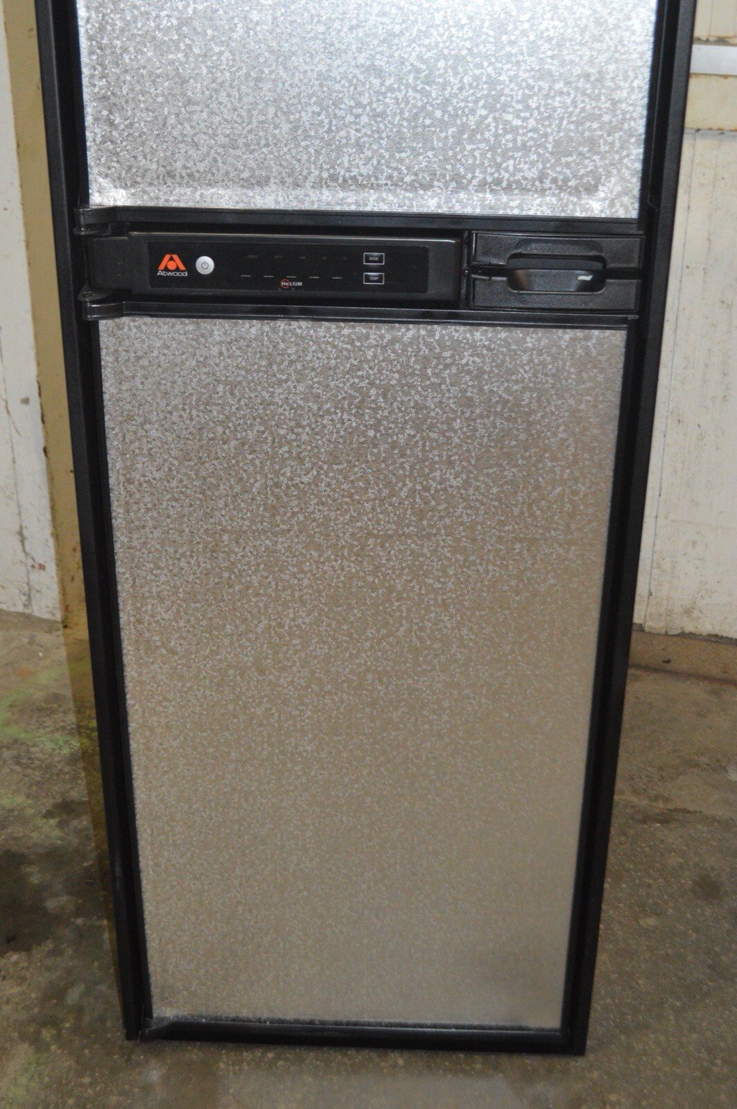 Atwood HE-0801LF w/ Fan 8.0 Cu Ft RV / Camper Refrigerator 2 Way LP Gas Electric