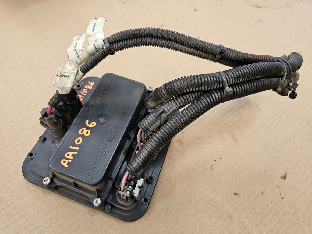 USED ARENS POWER DISTRIBUTION MODULE PDM-100-01 08 ALFA SEE YA RV Ship