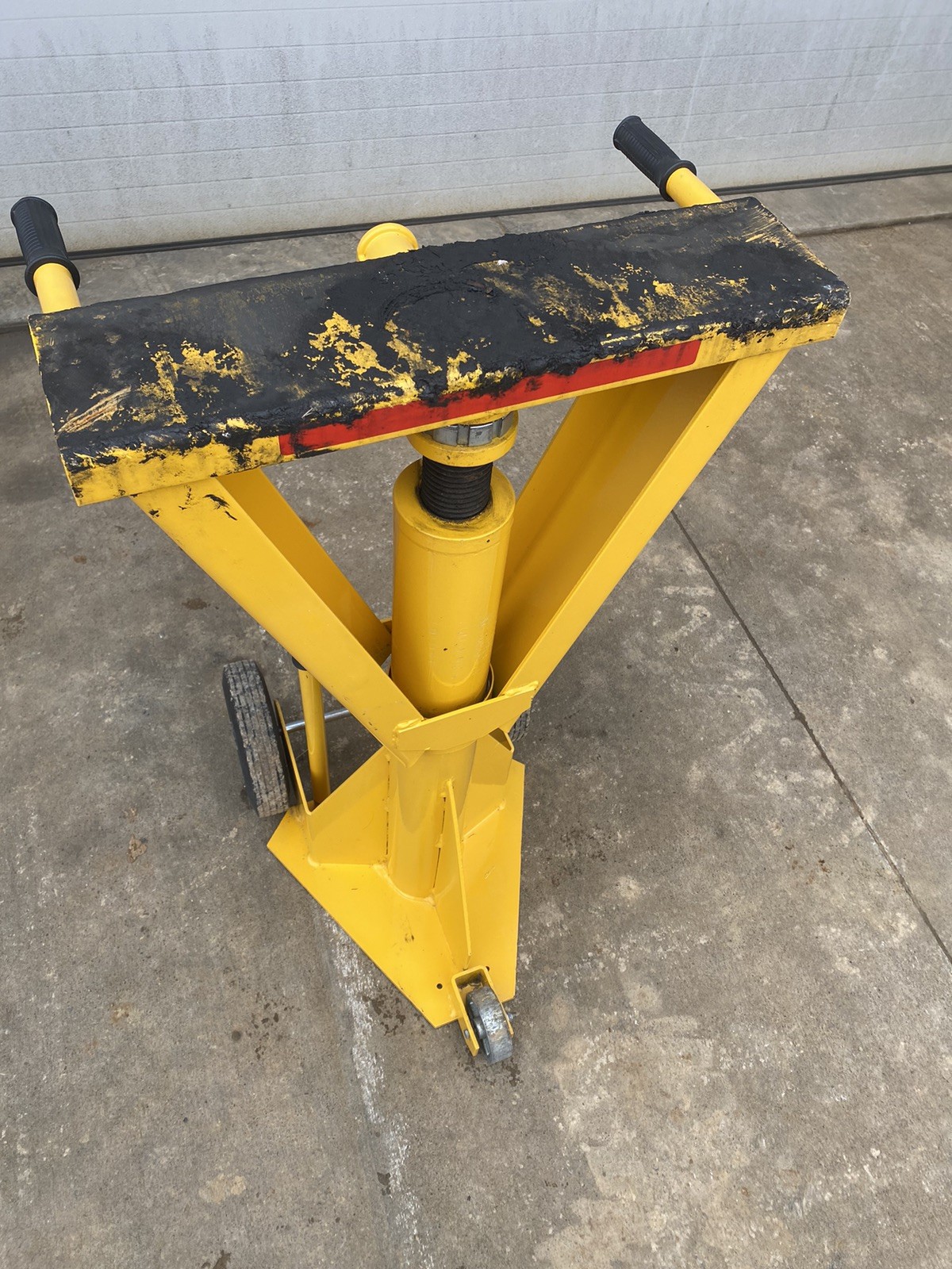 Ratchet Beam Trailer Jack, 100,000 Lb. Static Capacity, Stabilizing Stand,