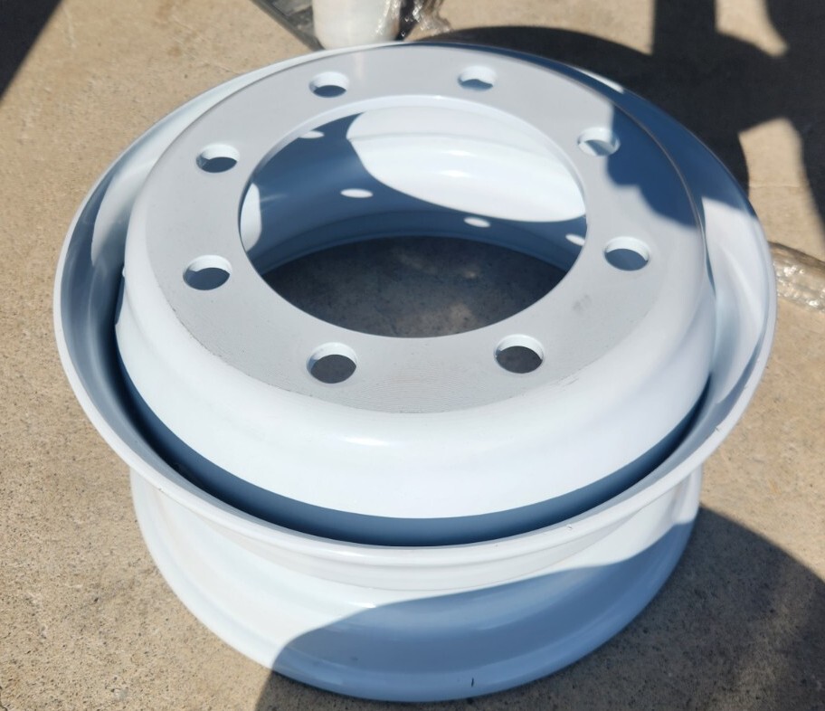 17.5″ 8 LUG STEEL TRAILER WHEEL BIG 8 X 275 MM – DUAL WHEEL WHITE