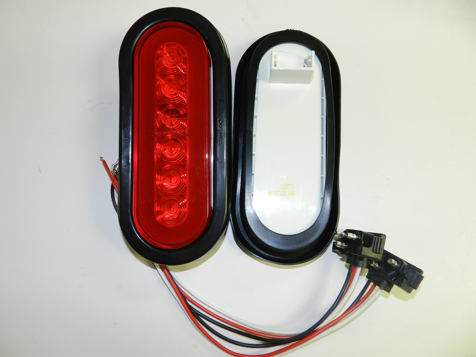 Optronics TLL112RK GloLight Red 6″ Oval Sealed 22-LED Trailer Light Kit Retail