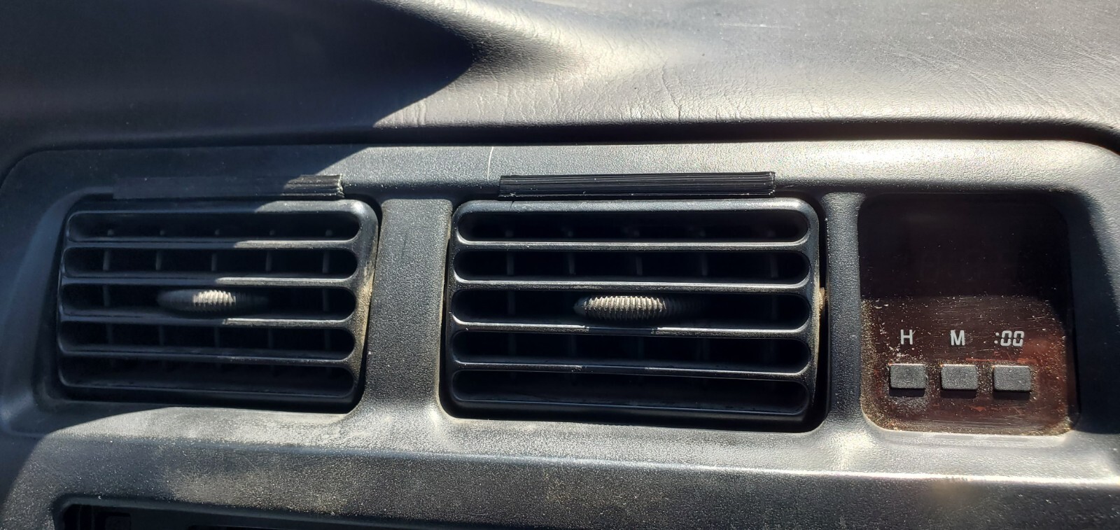 Set of 4 Vent Savers Vehicle vent stabilizing wedge to keep you cool in summer