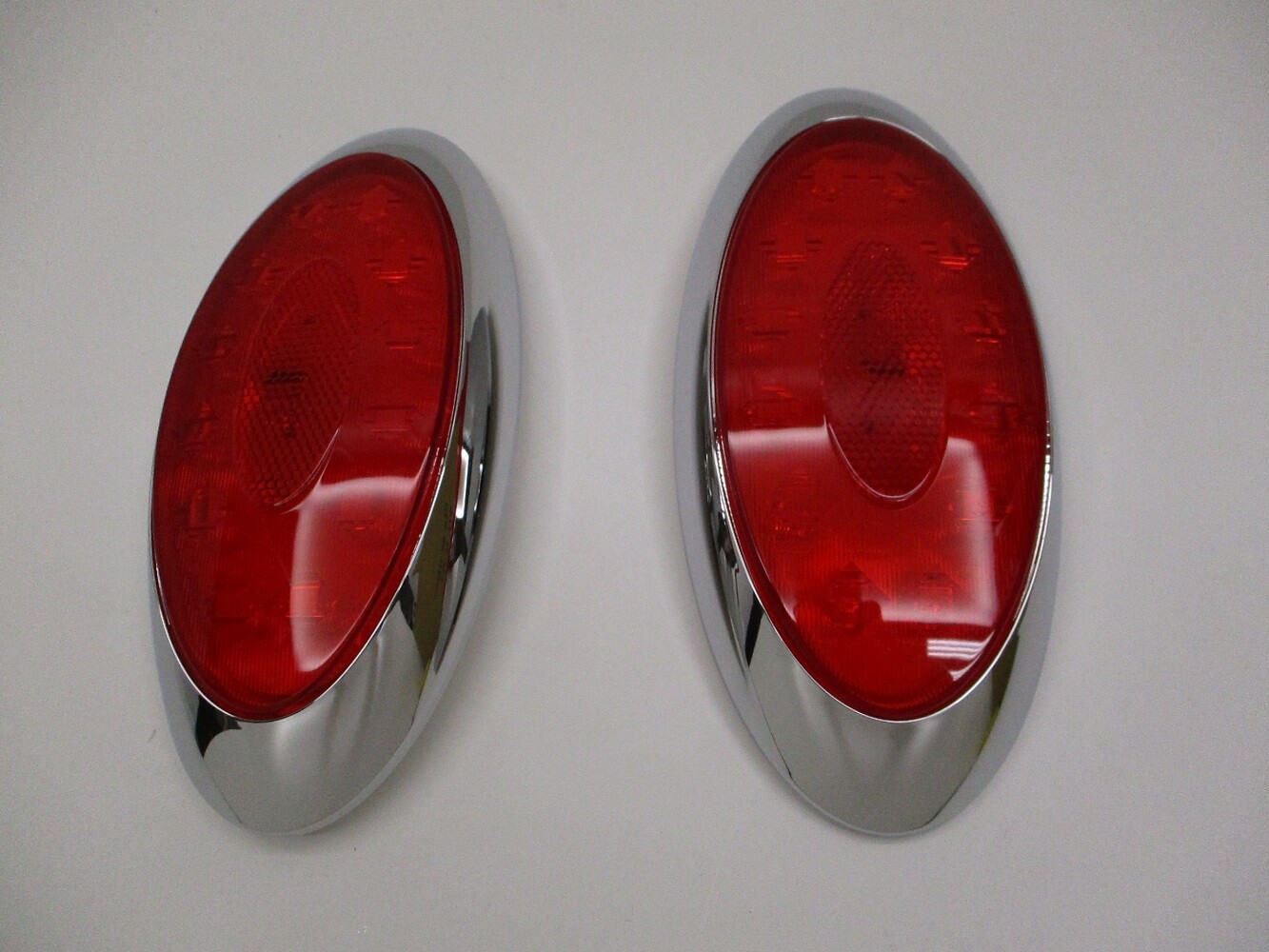 8″ Reflex Oval Red LED RV Camper Trailer Turn Brake Tail Lights / Chrome Trim