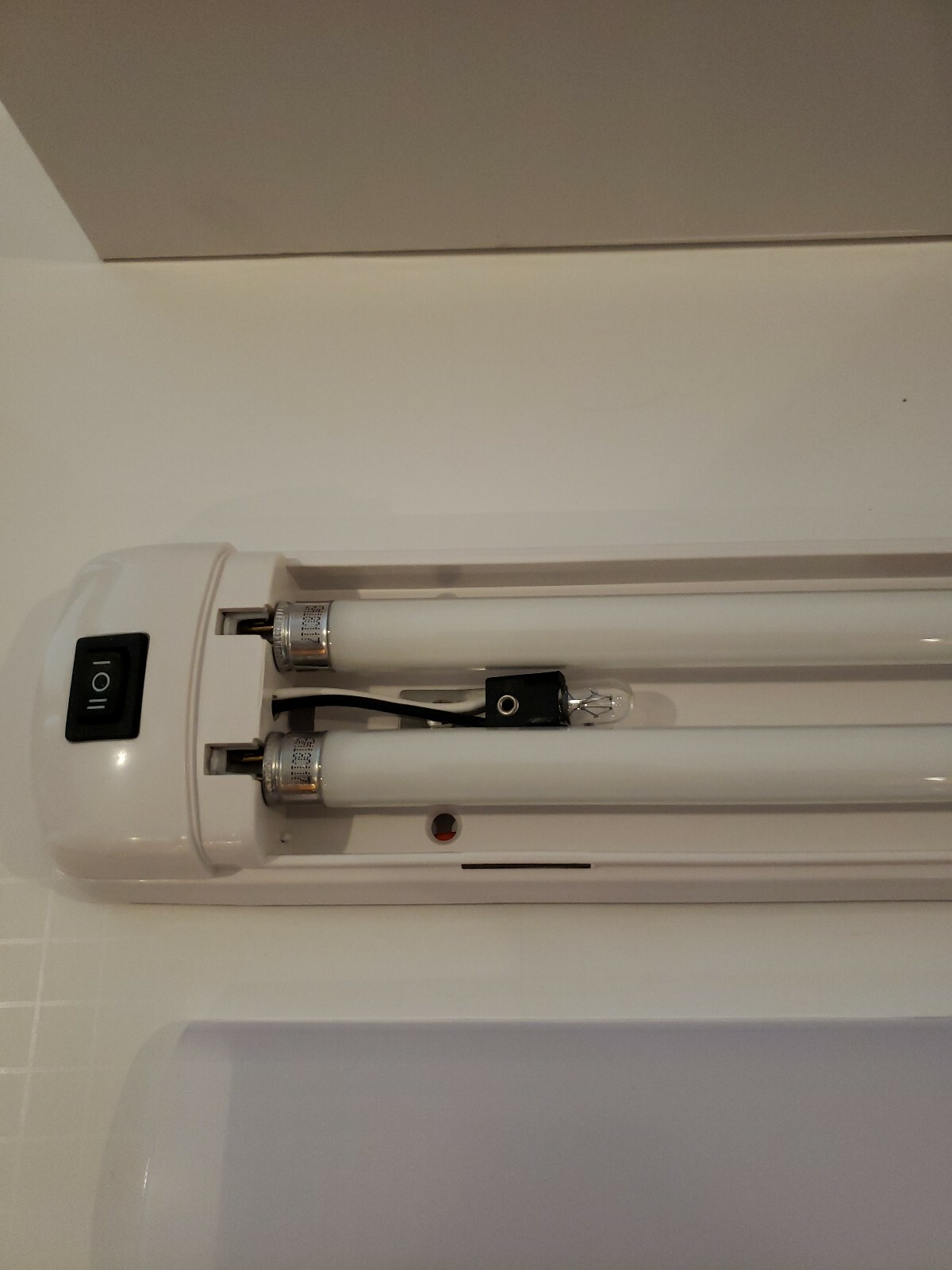 GUSTAFSON NEW INTERIOR RV CAMPER BOAT CEILING UNDER COUNTER LIGHT W/ SWITCH 12V