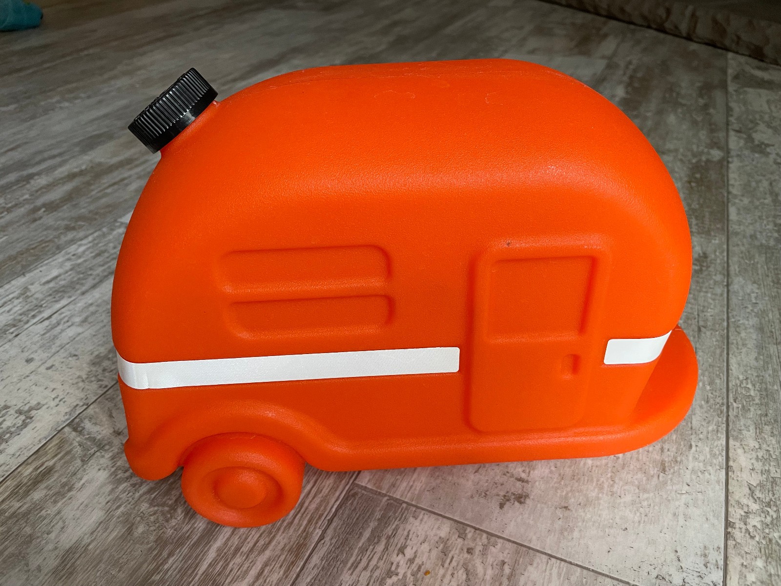 Camco Fillable Retro RV Shaped Dump Station Weighted Hose Cover