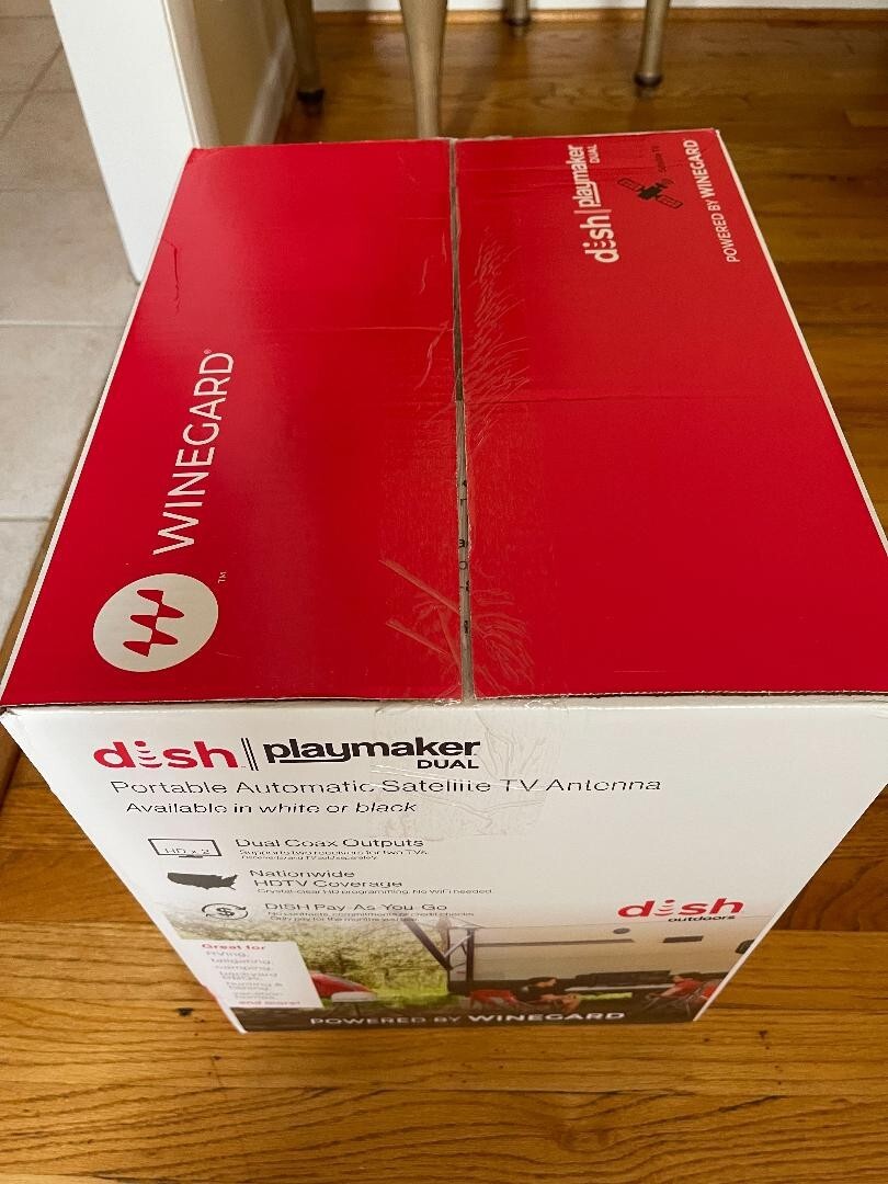 New Winegard Dish Playmaker Single Portable Automatic Satellite Antenna PL-8000