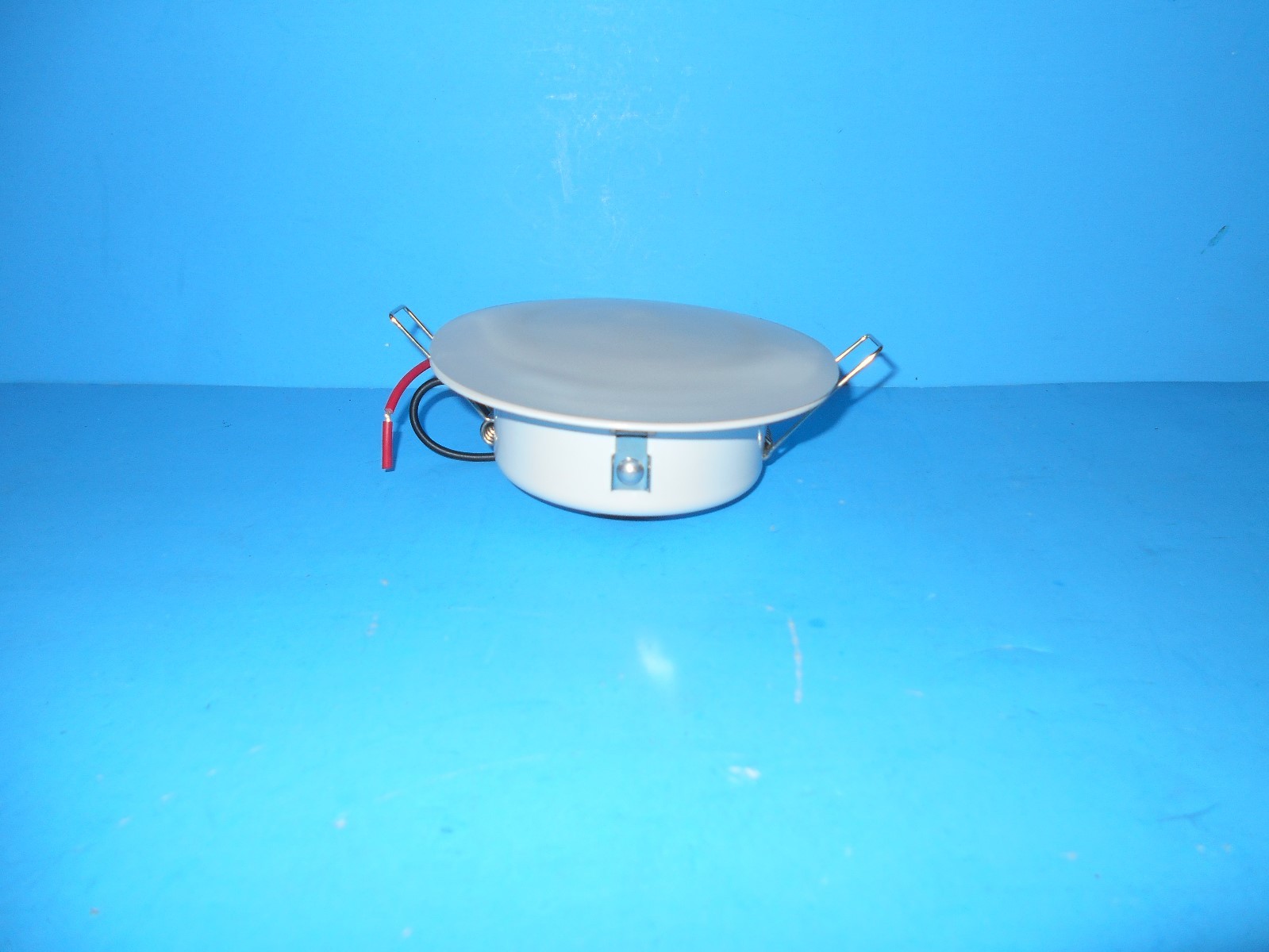 *12 VOLT RECESSED 4 3/4″ LED INTERIOR CEILING MOUNT LIGHT RV