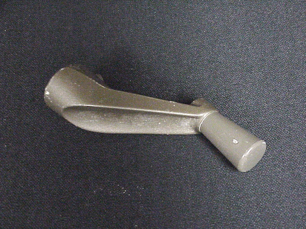 ONE USED RV METAL CRANK HANDLE 3 1/4″ LONG BY 2″ HIGH – ONE TIGHTENING SCREW