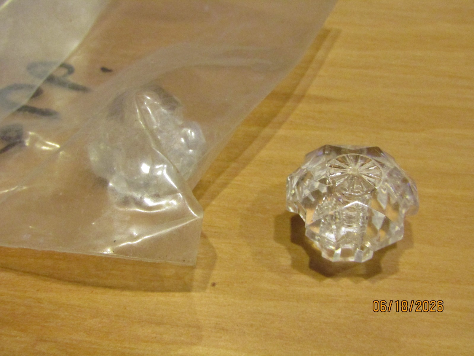 USH Sterling RV 1″ x .75″ 1/4″ Screw Mount Faucet Plastic Jeweled Control Knob