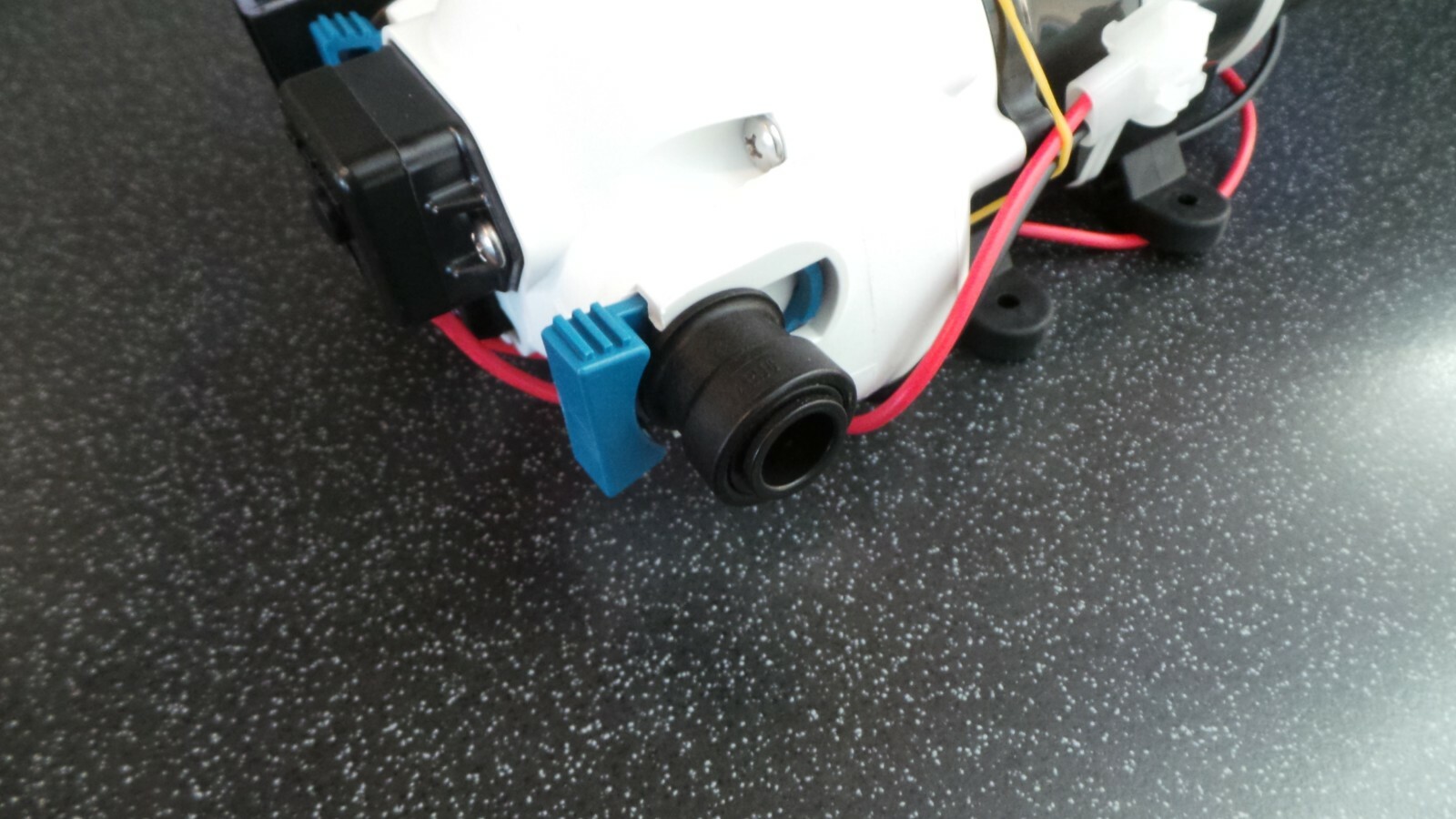 FLOJET 12V R3426504 30 PSI WATER PUMP RV/CARAVAN/MOTORHOME/BOAT/CATERING TRAILER