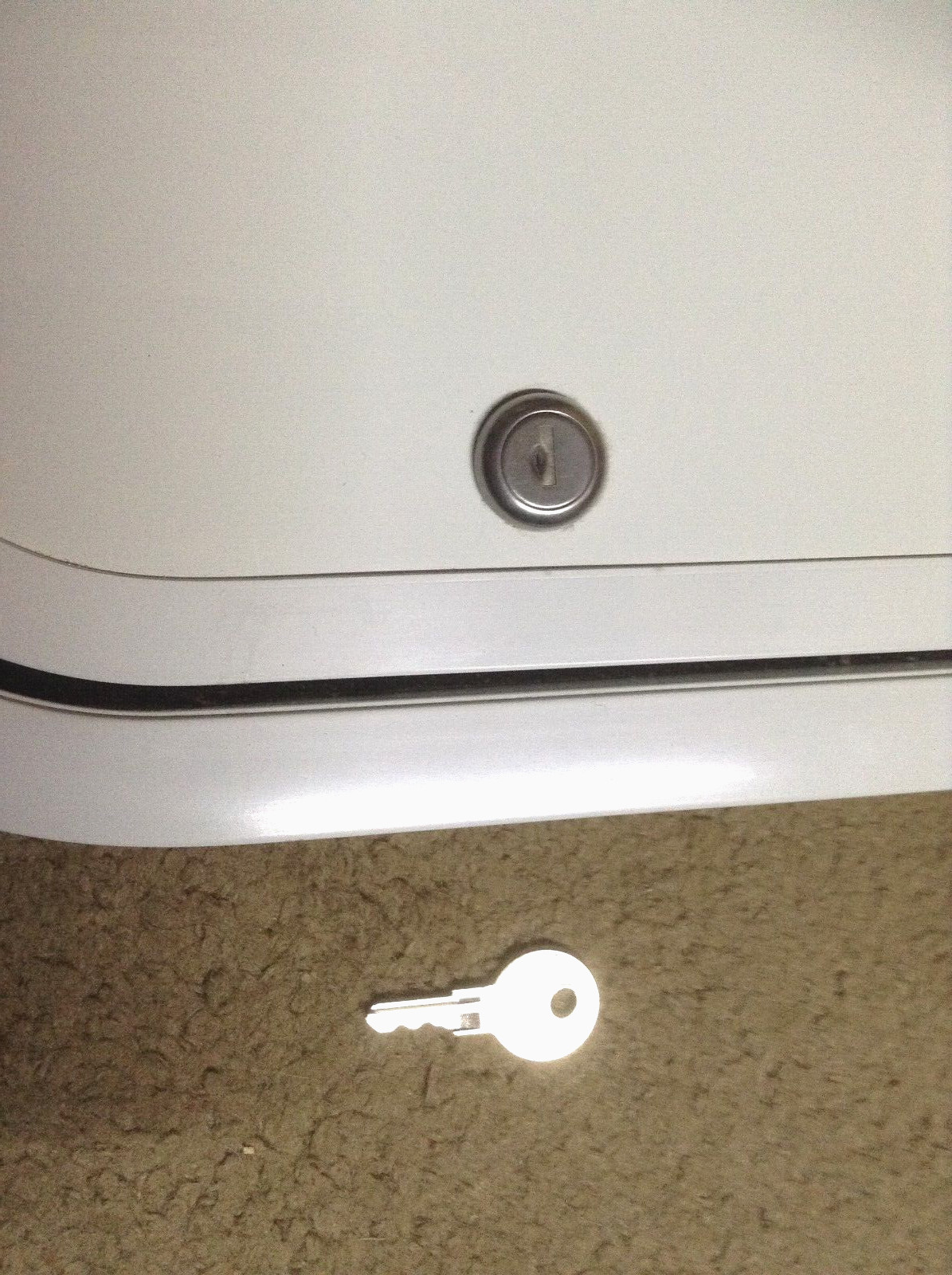 RV COMPARTMENT DOOR 23.5″x13.5″ LOCKING BAGGAGE ACCESS HATCH STORAGE 25.5×15.5″