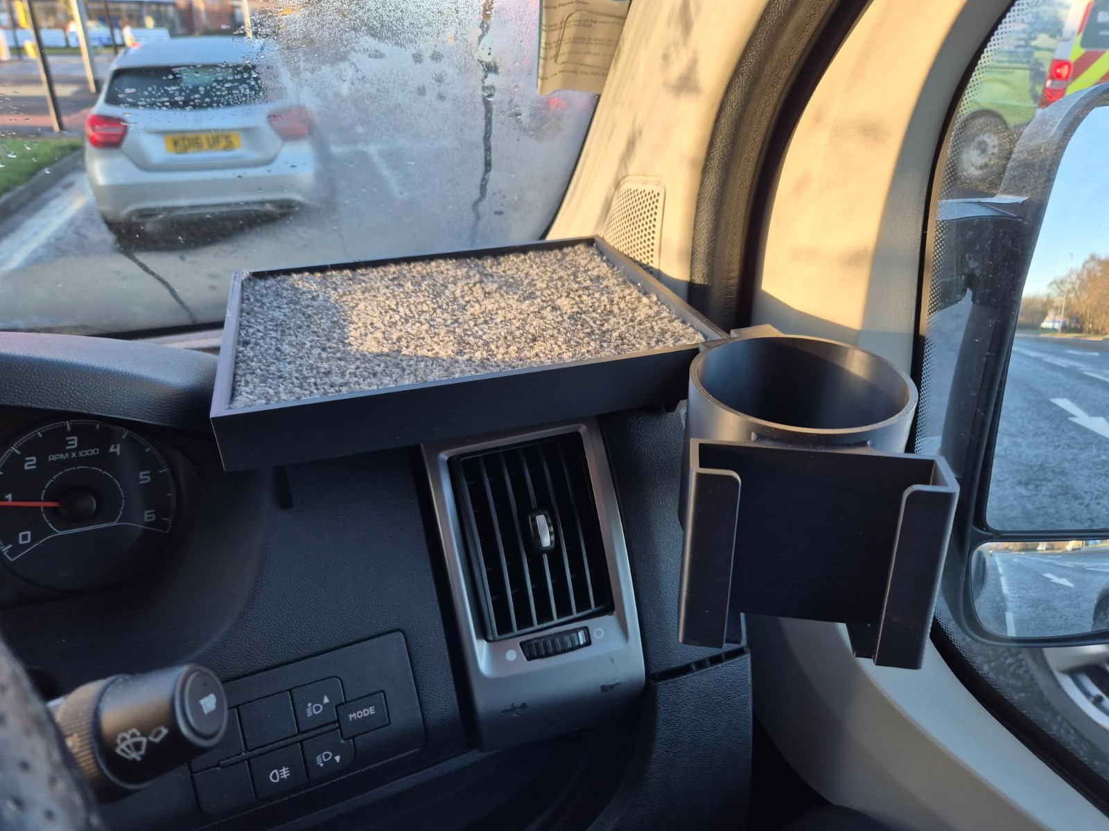 Citroen Relay – Dash Shelf Table & Phone & Cup Holder