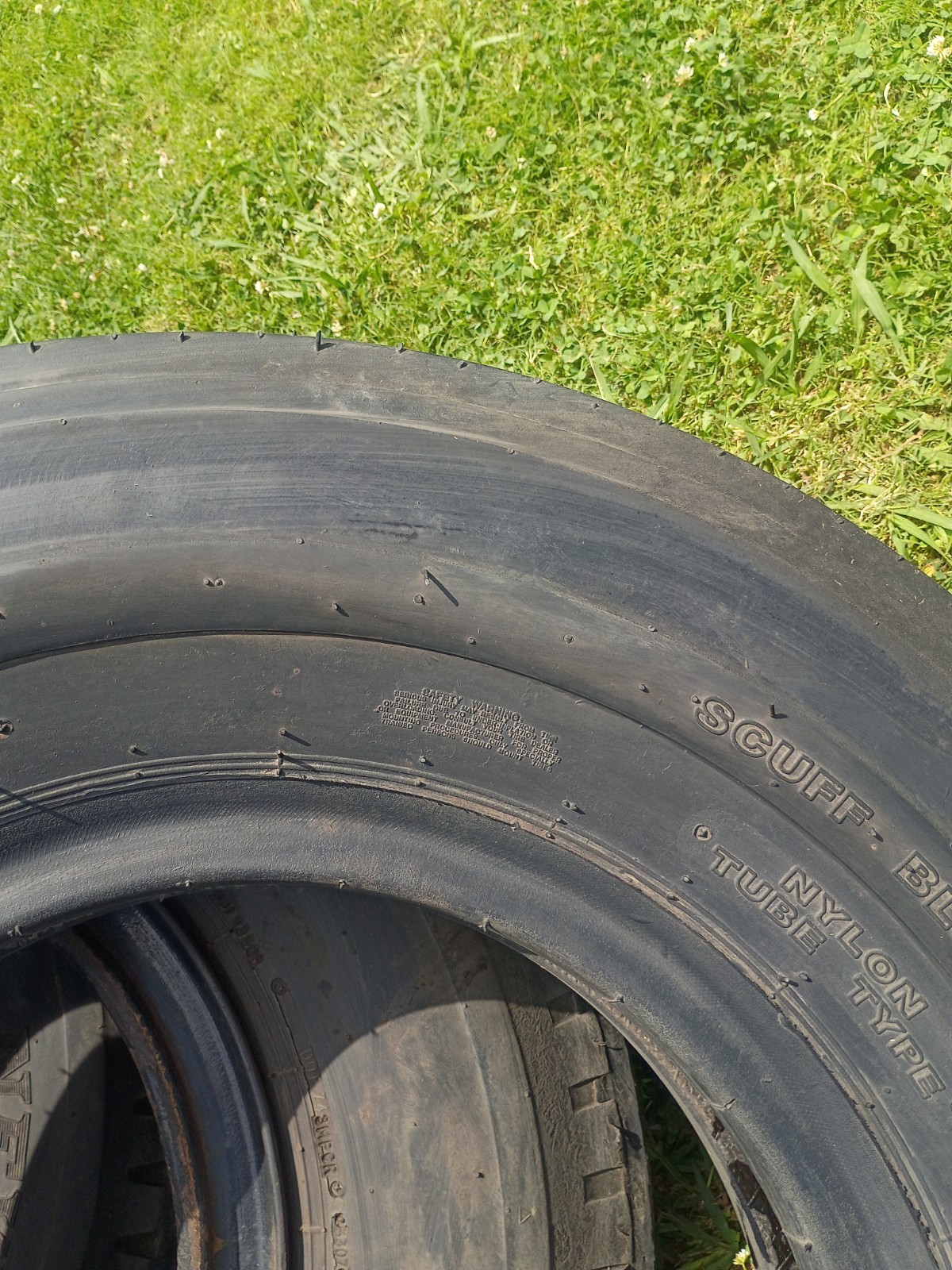 10.00-20 Split Rim Tubed Tractor Trailer Tires
