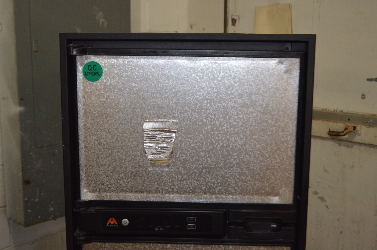 Atwood HE-0801LF w/ Fan 8.0 Cu Ft RV / Camper Refrigerator 2 Way LP Gas Electric