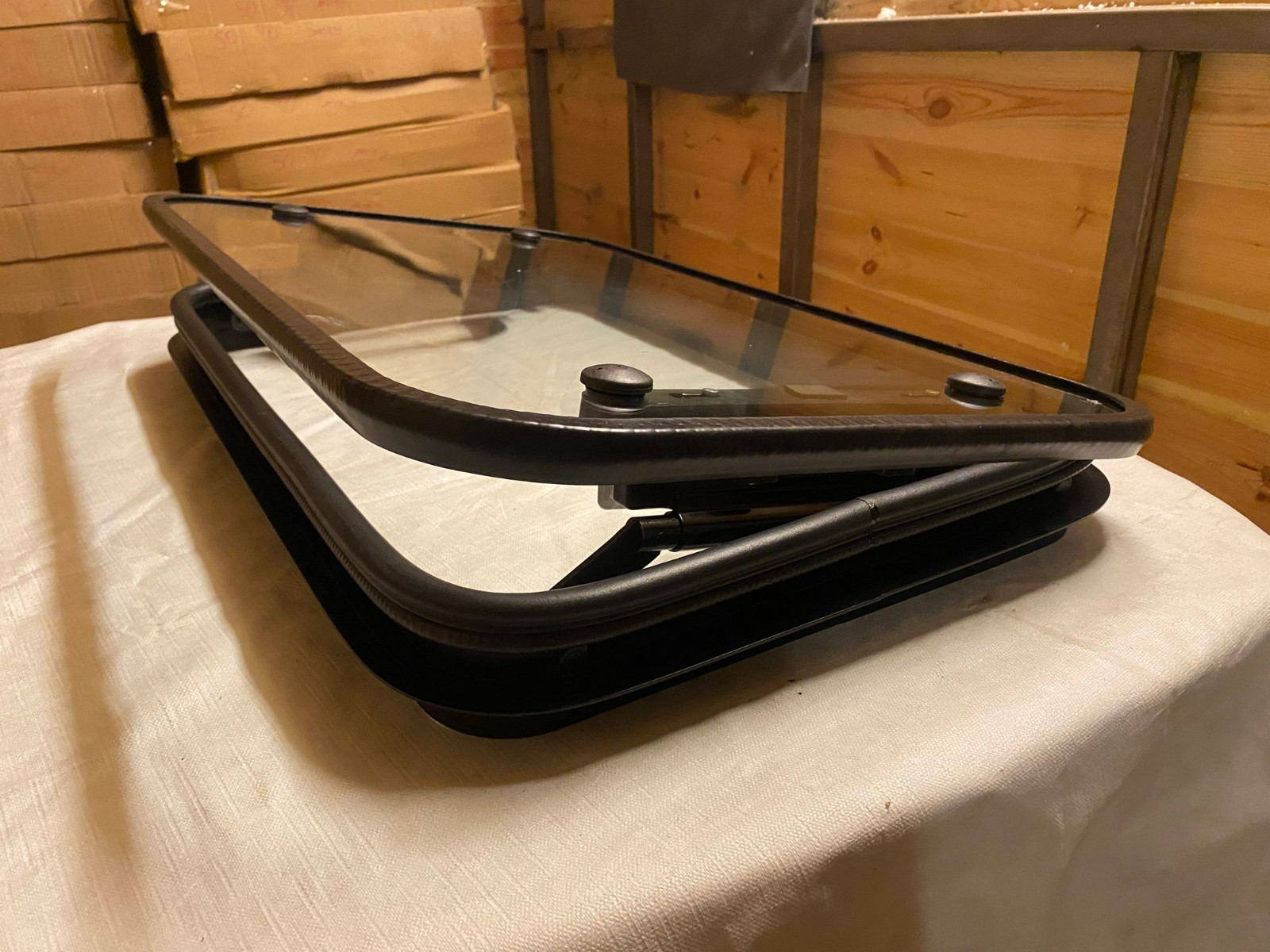 460 x 710mm Skylight ClearGlass 90° Full Opening, Camper Van, Caravan, Motorhome