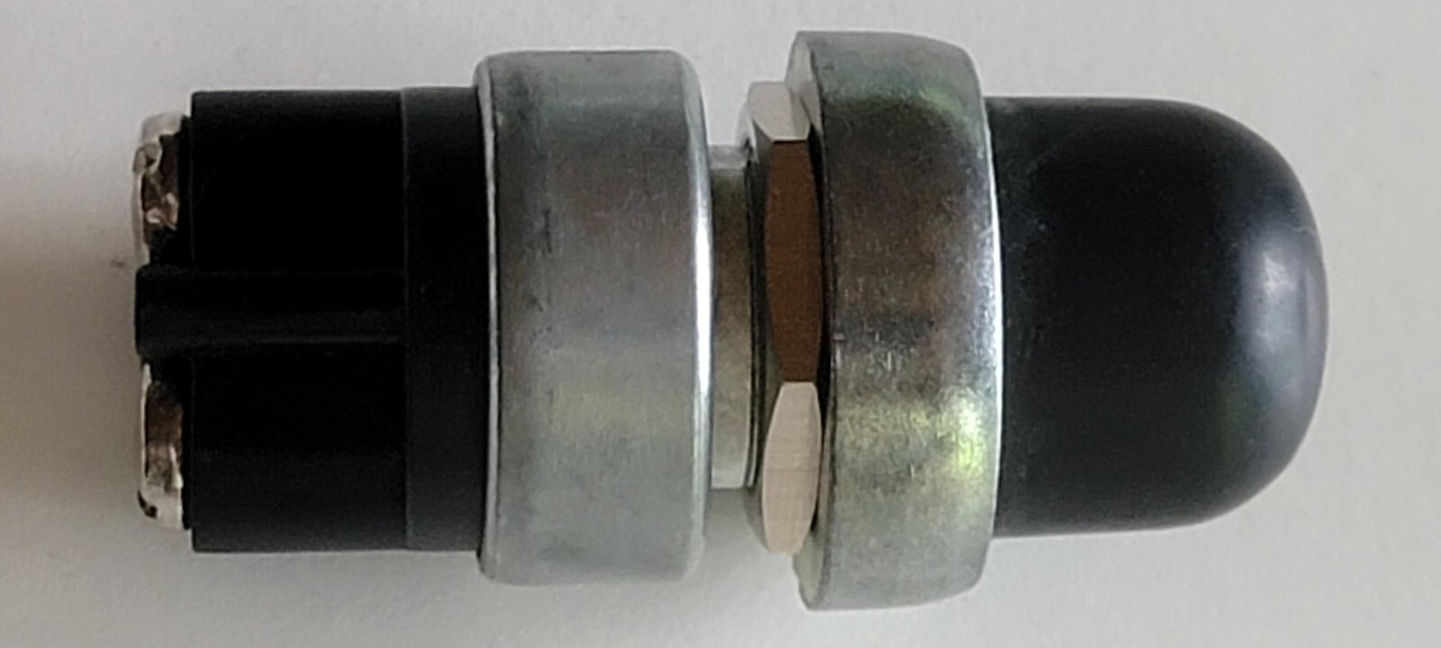 SPNO Momentary Round Push Button Switch w Rubber Cover 19mm 2 Screw Terminals RV