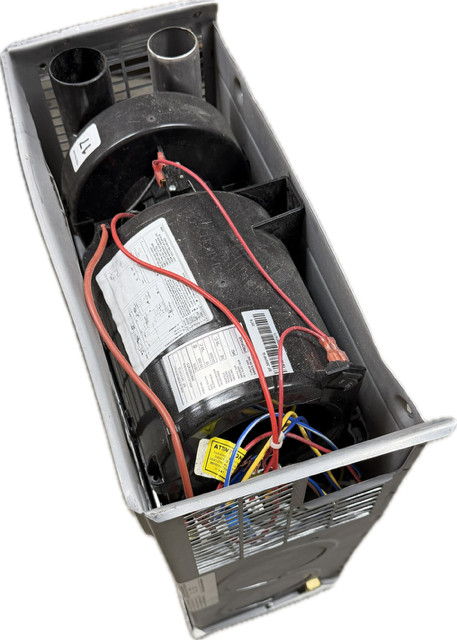 Suburban SF-30VHFQ Furnace Scratch & Dent Cage