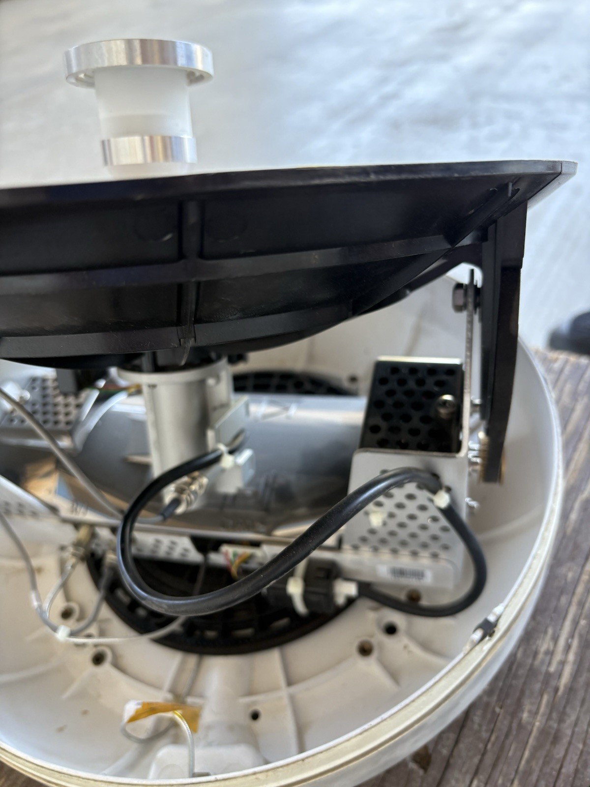 Trac Vision RV1 RV Satellite System for Parts Or Repair