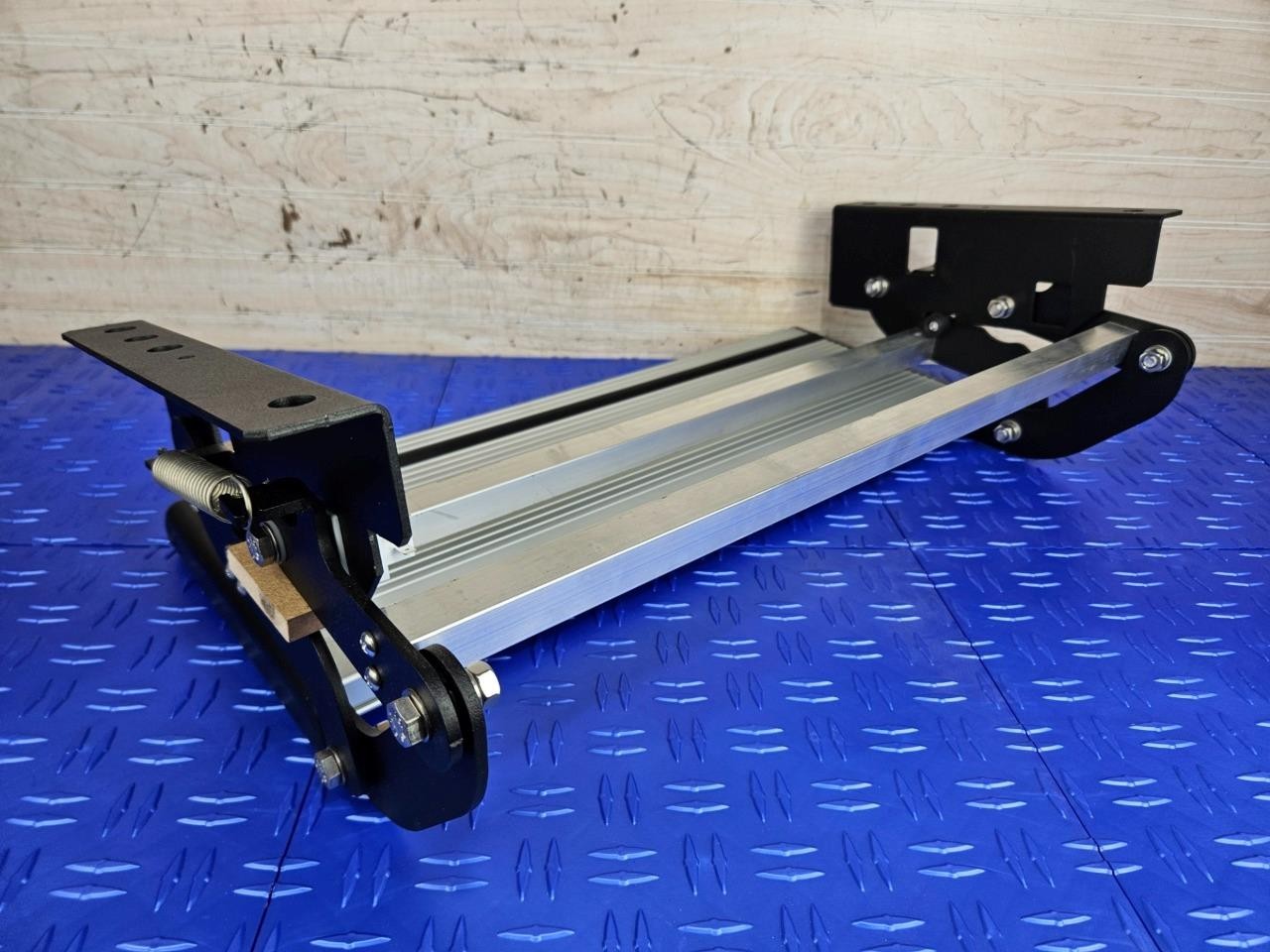 Lippert Folding Step Pull Out NEW for RV Camper 440 lbs 8″x20″ T-Series Aluminum