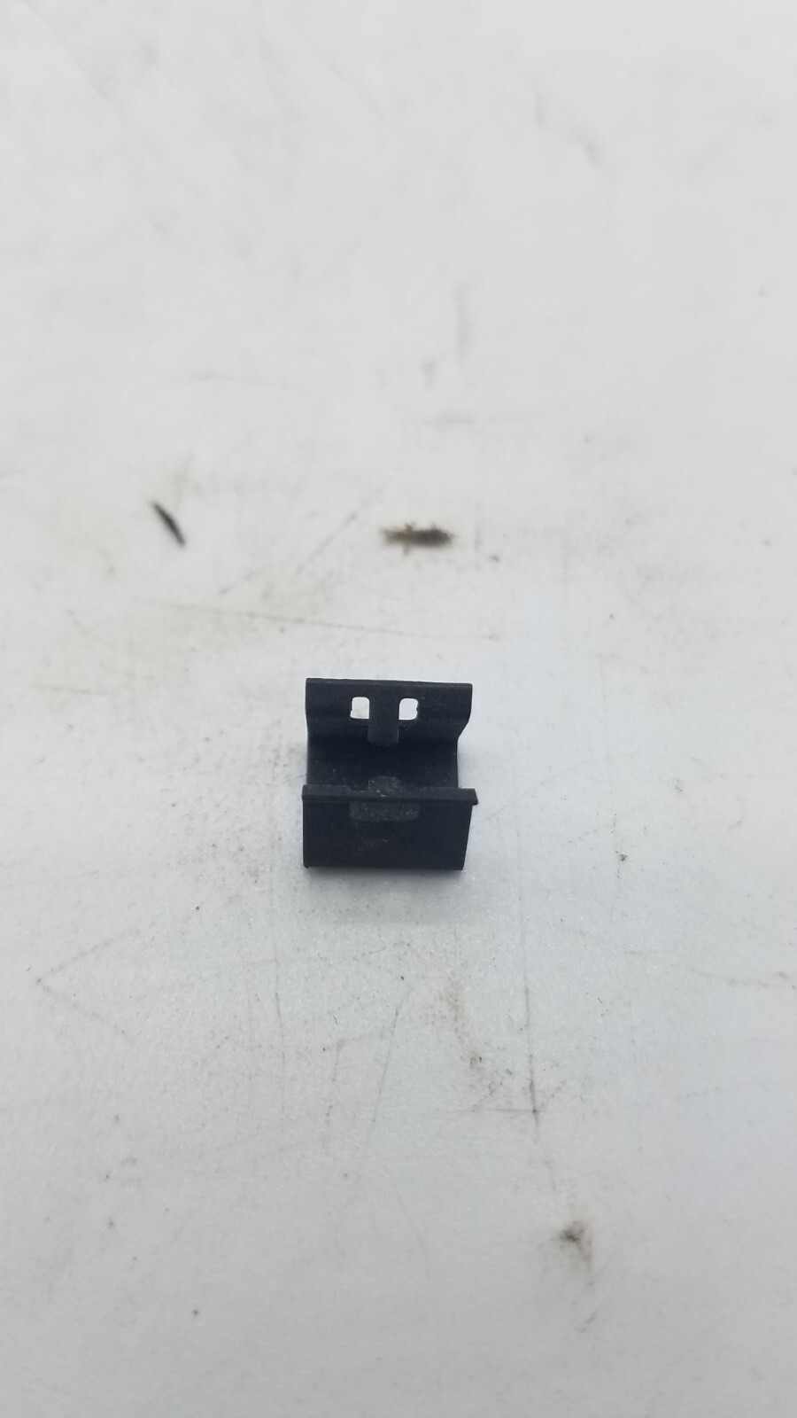 RETAINING CLIP FOR OVAL MAGNET FOR 10″ & 12″ ELECTRIC BRAKES
