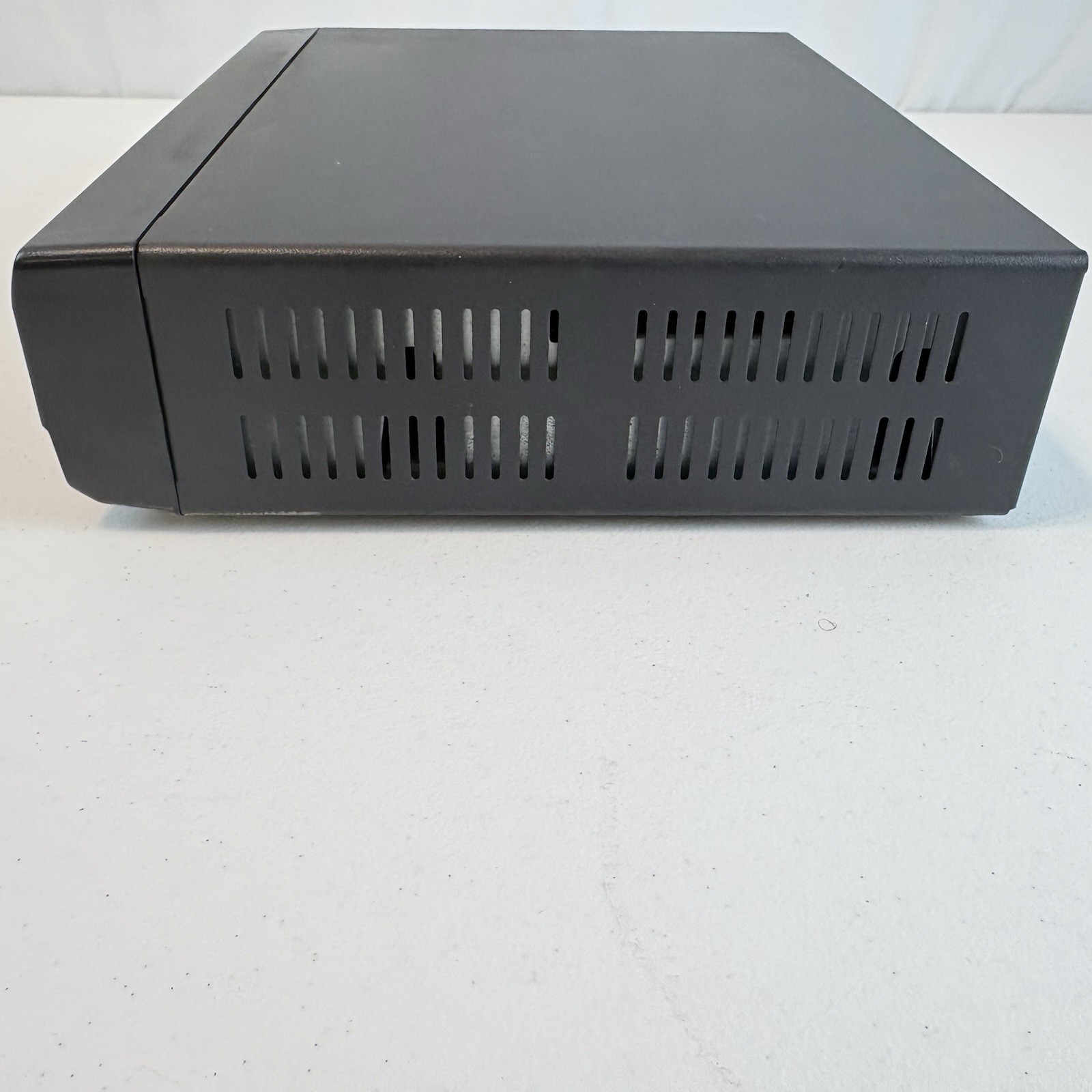 KVH TracVision S2 Direct Roof Mount Satellite Dish Antenna & receiver