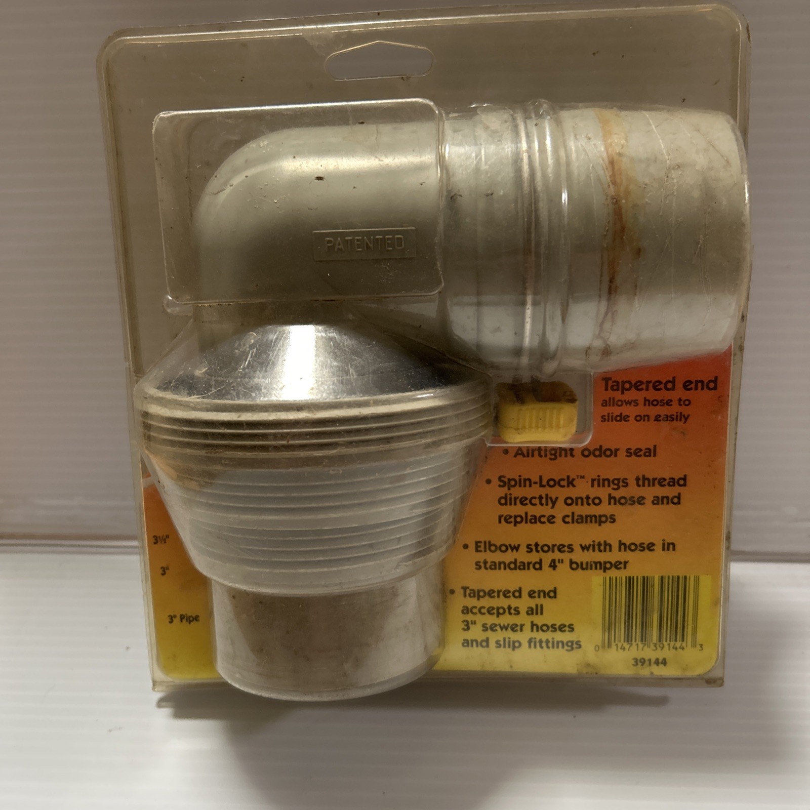 New Sealed Camco RV Sewer Elbow 4-1 Adapter 39144 Easy Spin Lock