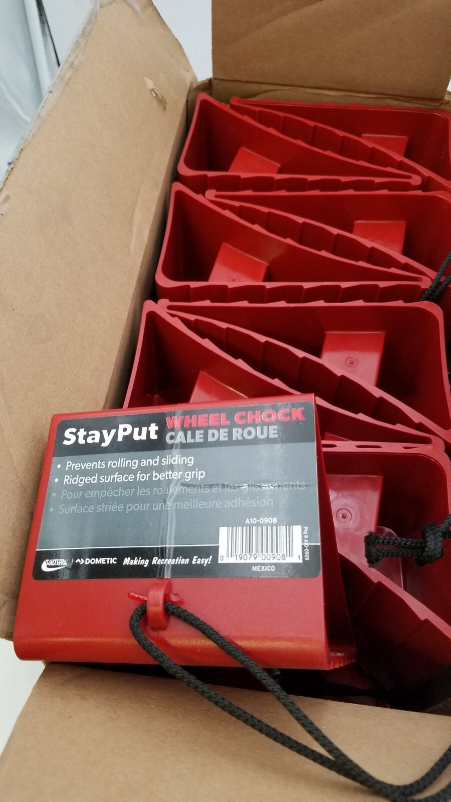 Lot of 16 Valterra Red Wheel Chocks A10-0908 (019079009081)