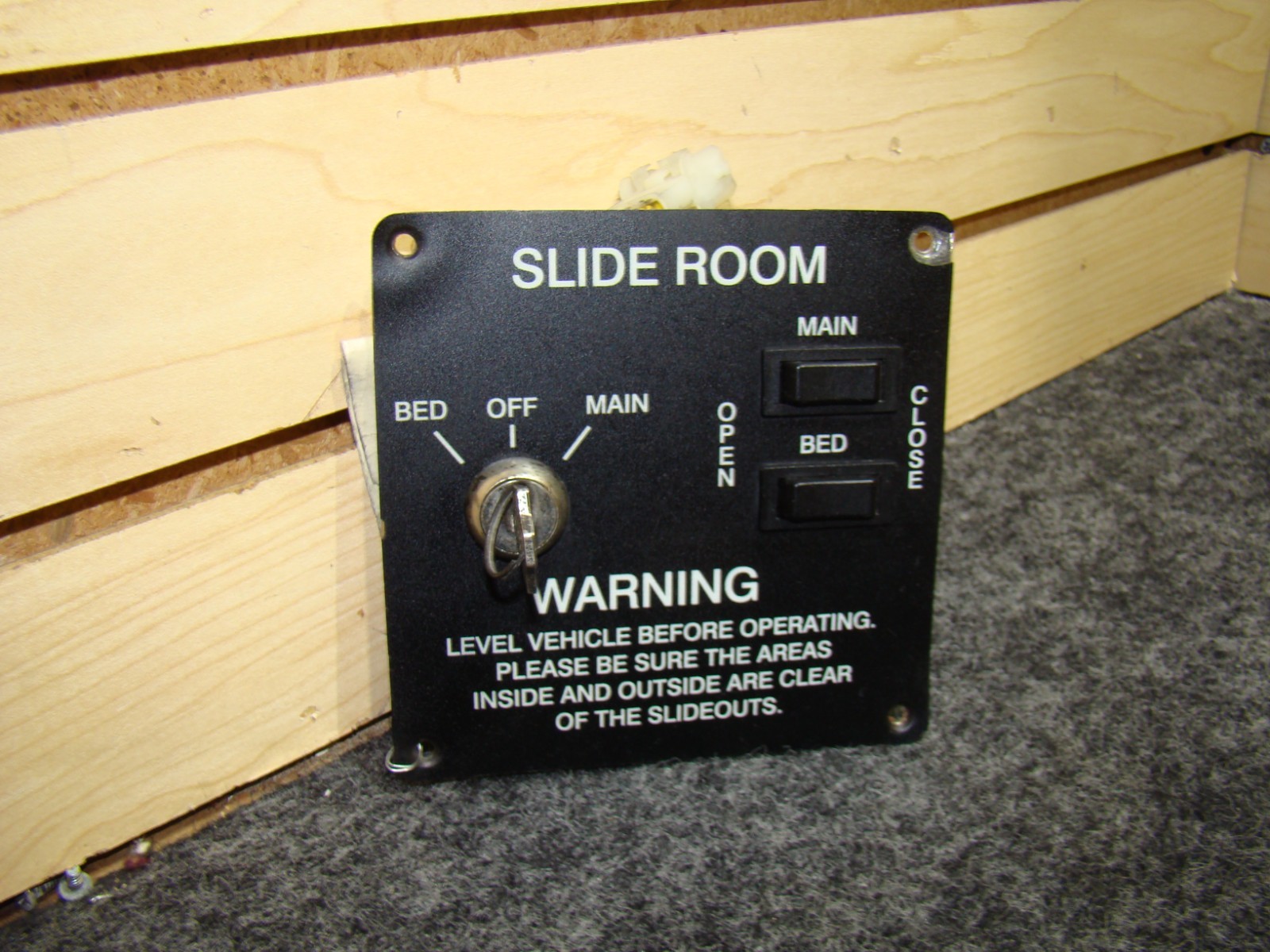 USED RV/MOTORHOME JRV A3242BL SLIDE ROOM SWITCH & KEY PANEL