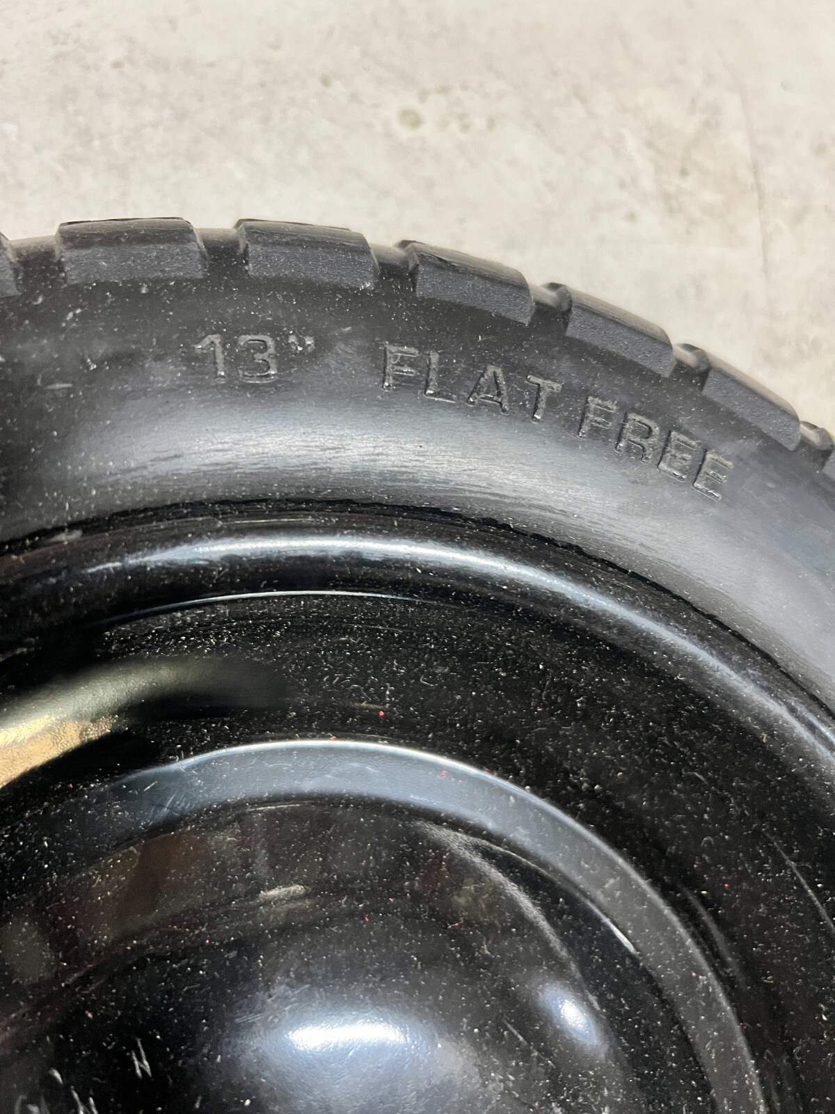 13″ Flat Free Wheel Max Load 300lbs Replacement Black Not for Highway Use
