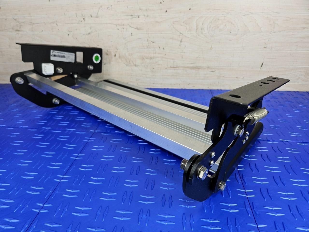 Lippert Folding Step Pull Out NEW for RV Camper 440 lbs 8″x20″ T-Series Aluminum