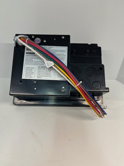WFCO WF-8735-AD Power Converter with Panel, NEW !!