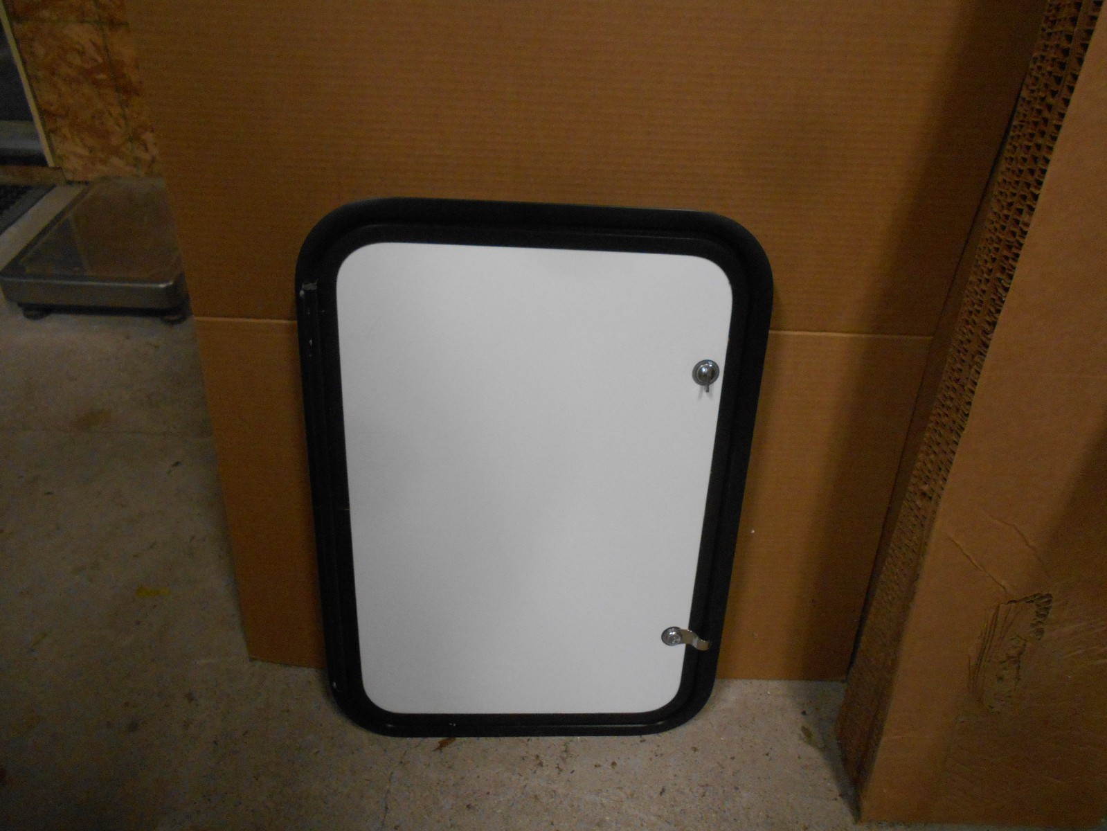 *26″ X 18″ HATCH BAGGAGE CARGO COMPART STORAGE DOOR RV WHITE FREE SHIP *493*