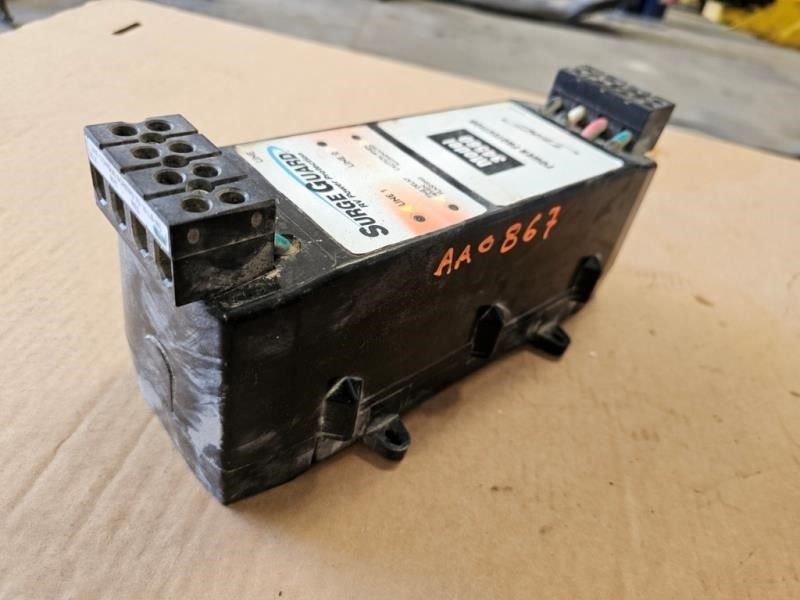 USED Surge Guard 34560 from 05 NEWMAR KOUNTRY STAR Shipped