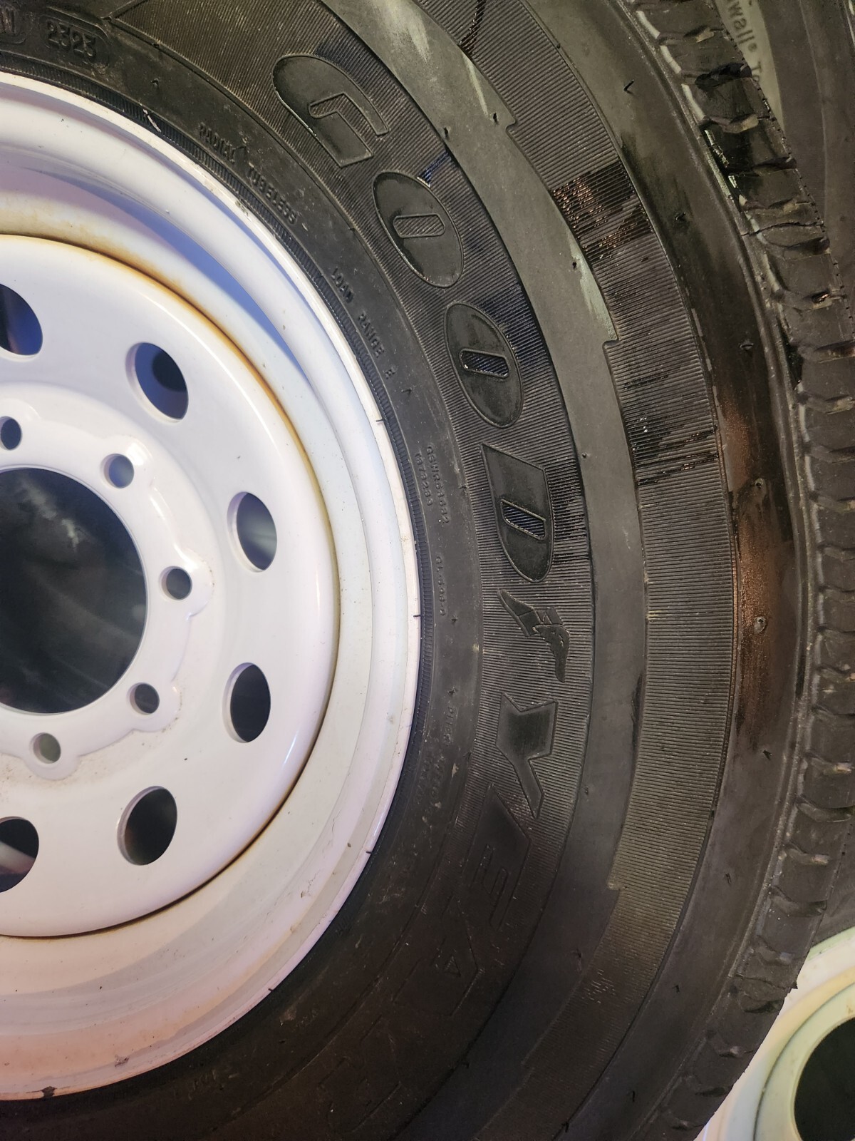16″ 8 LUG ON 6.5 STEEL WHEELS & 235/85/16 10 Ply GOOD YEAR – WHITE