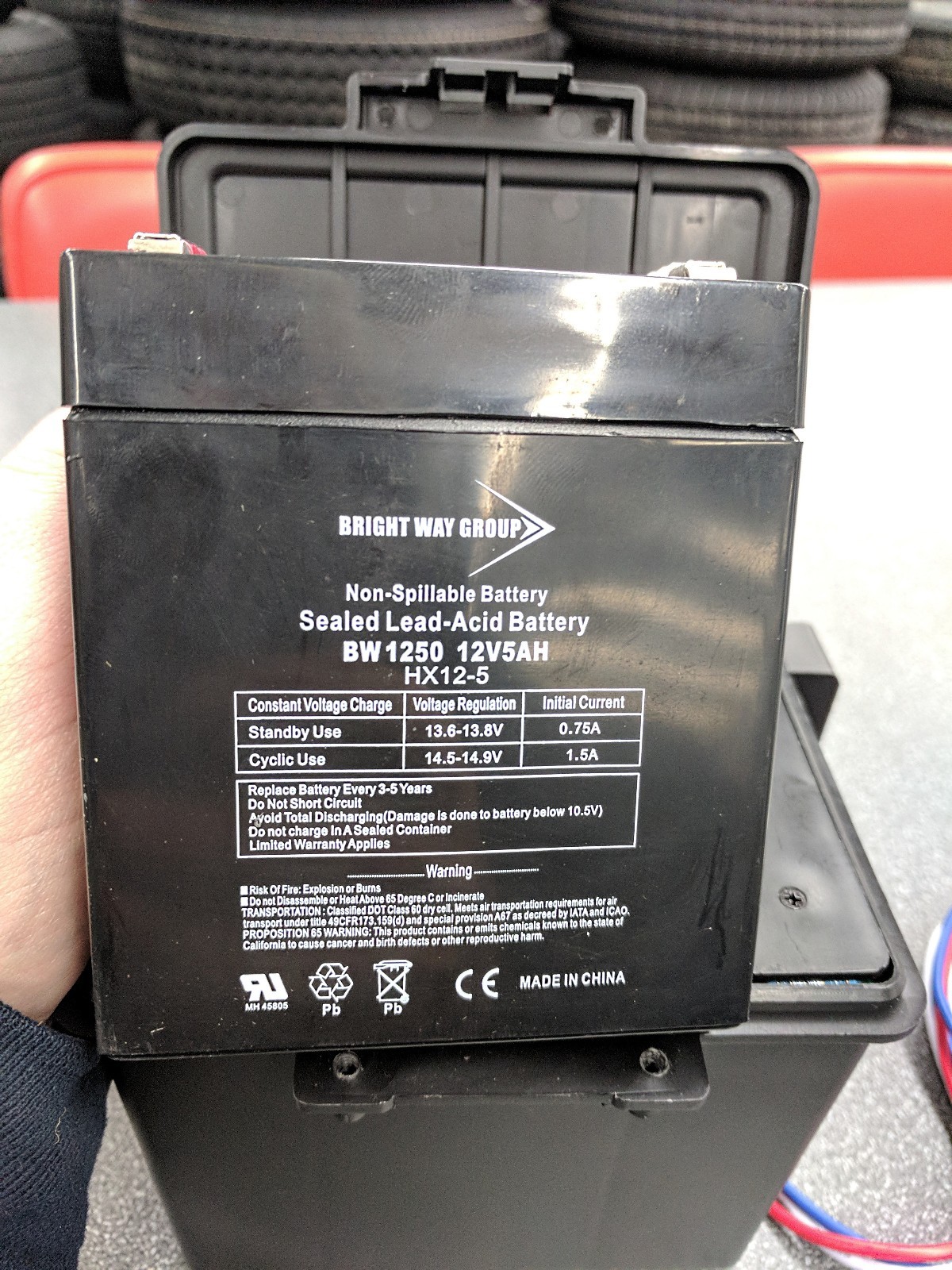 Trailer Side Load Break Away kit BATTERY INCLUDED! with LED, Charger and switch