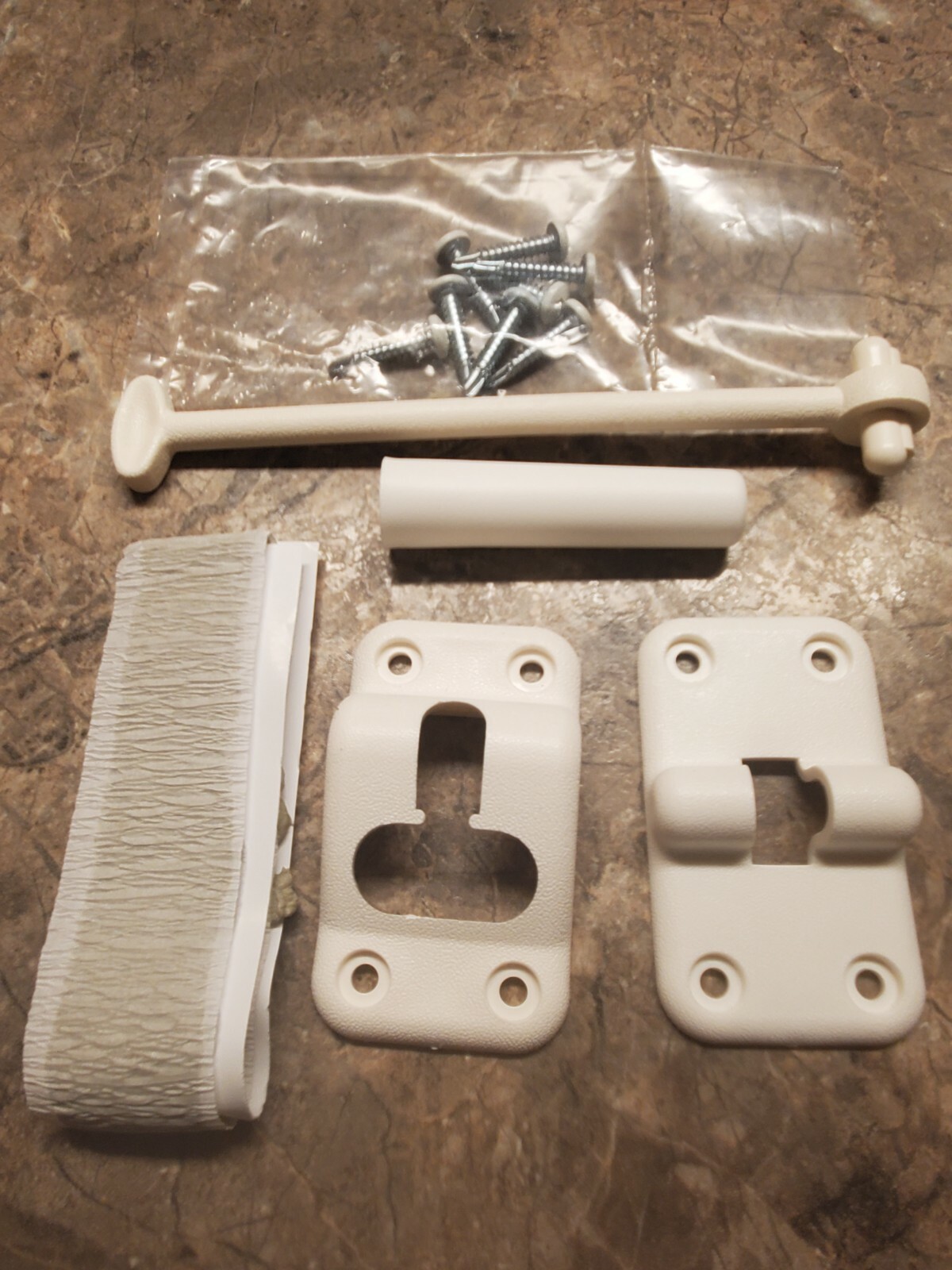 CAMCO 6″ Plastic RV White Entry Door Catch Holder Hook Latch Kit