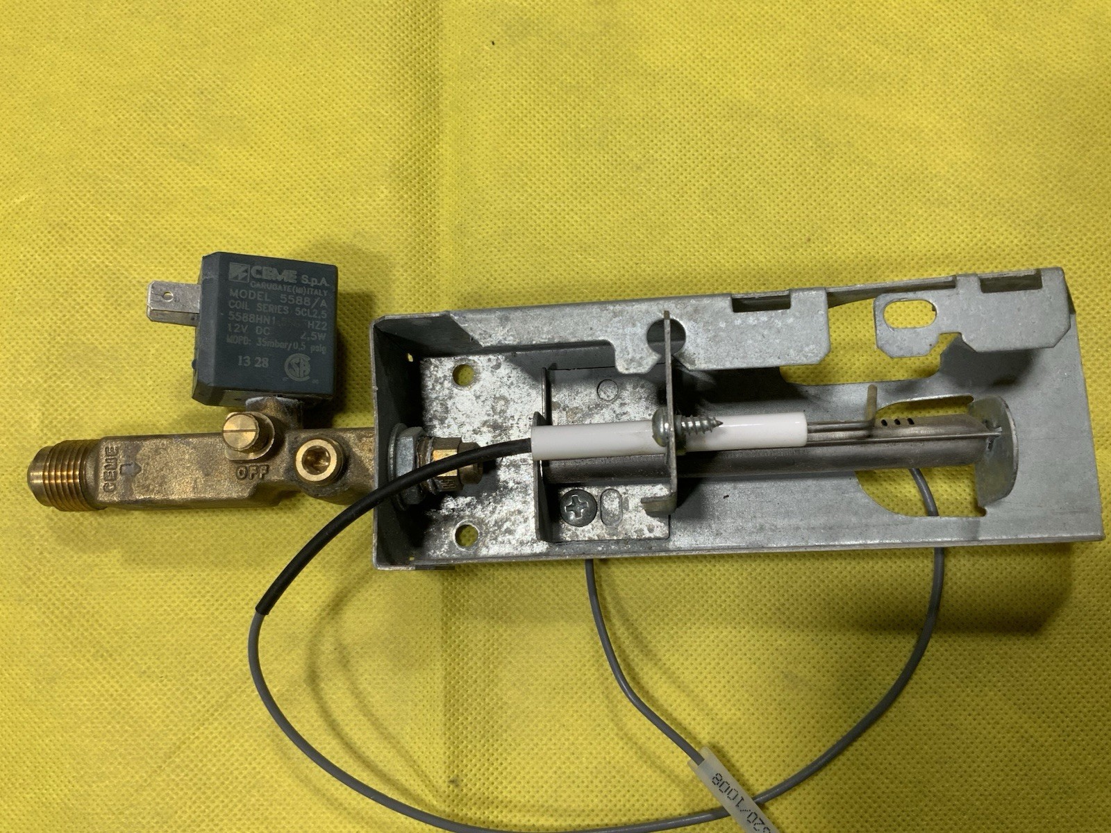 Dometic Referigerator Burner Assembly Complete .Orfice, Electrode, Gas Solenoid