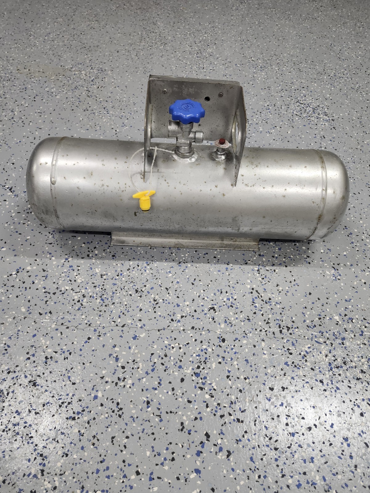 Manchester Vanagon Propane Tank 5.4 Gal. Size 8″ X 26.5″