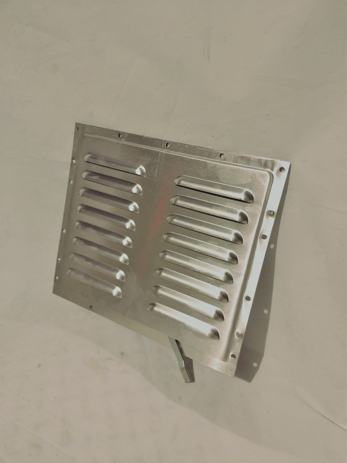 Aluminum Wall Panel Vent 10.5 x 12.25″ Closing Lever Trailer Horse Dog Box V60