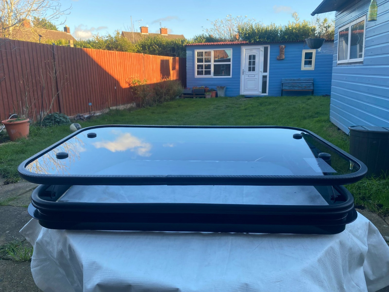 870 x 570mm Skylight Hatch 90° Full Opening, Camper Van, Caravan, Motorhome