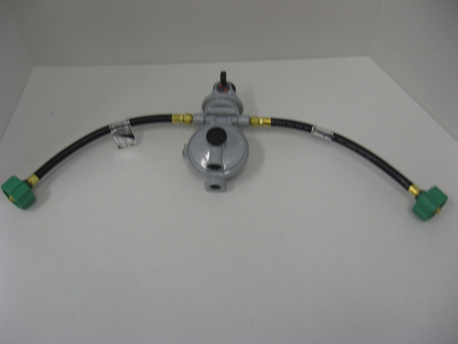 Fairview RV Camper LP / Propane 2 Stage Gas Regulator, Auto Changeover w 12″ QCC