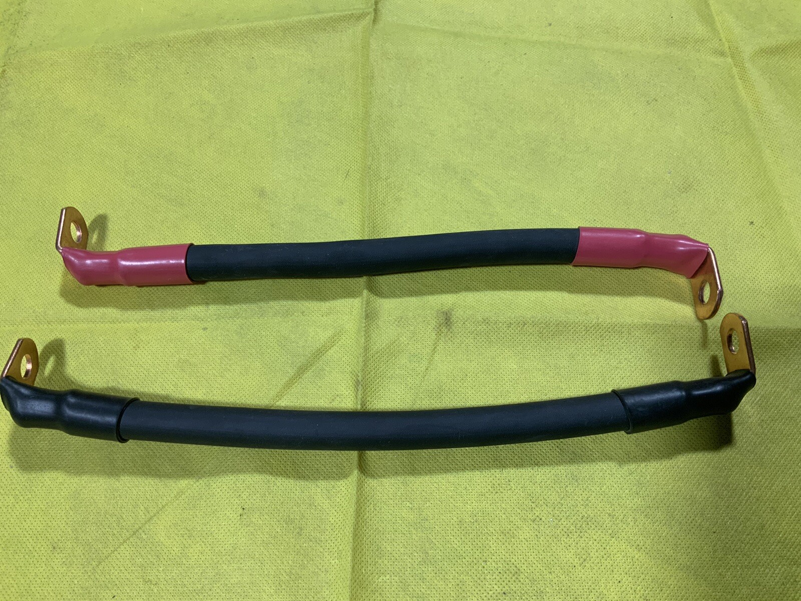 SOLAR PANEL BATTERY HOOK UP CABLES POSITIVE- NEGATIVE. MADE IN USA.