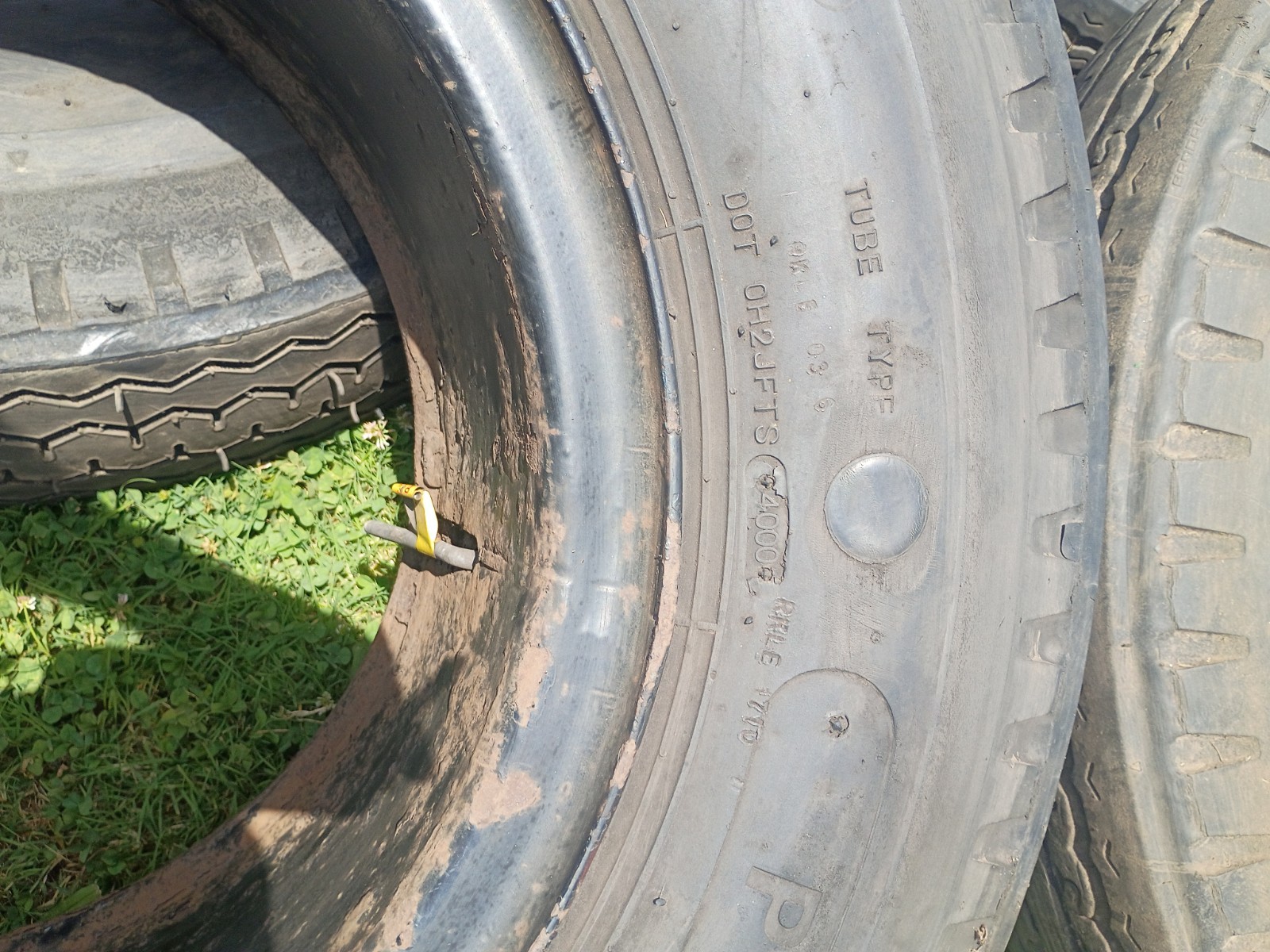 10.00-20 Split Rim Tubed Tractor Trailer Tires