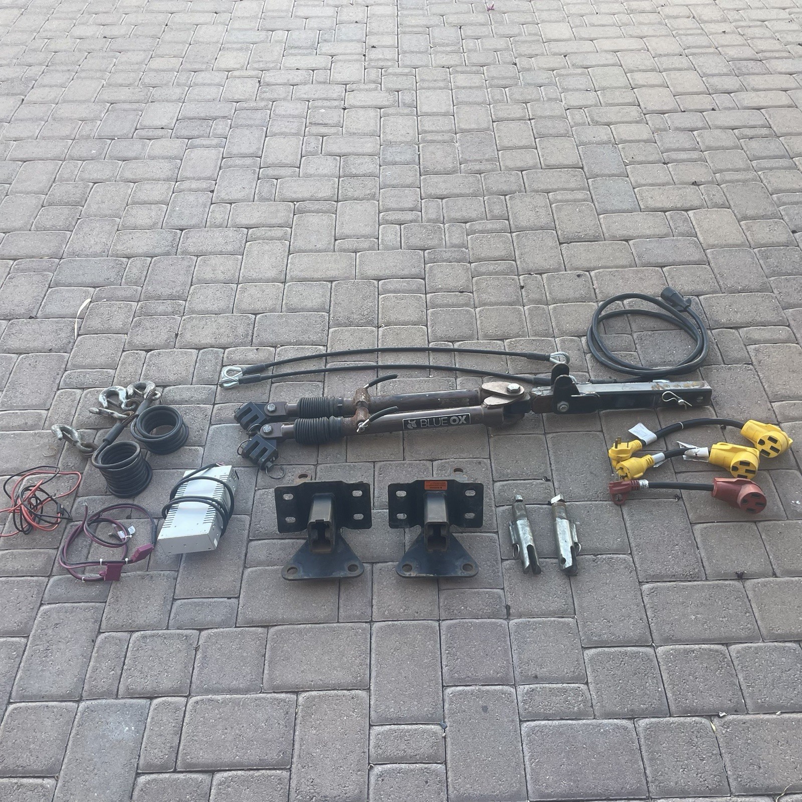 Blue Ox Avail BX7420 Tow Bar Kit with Baseplate Tabs, Adapters and Safety Cables