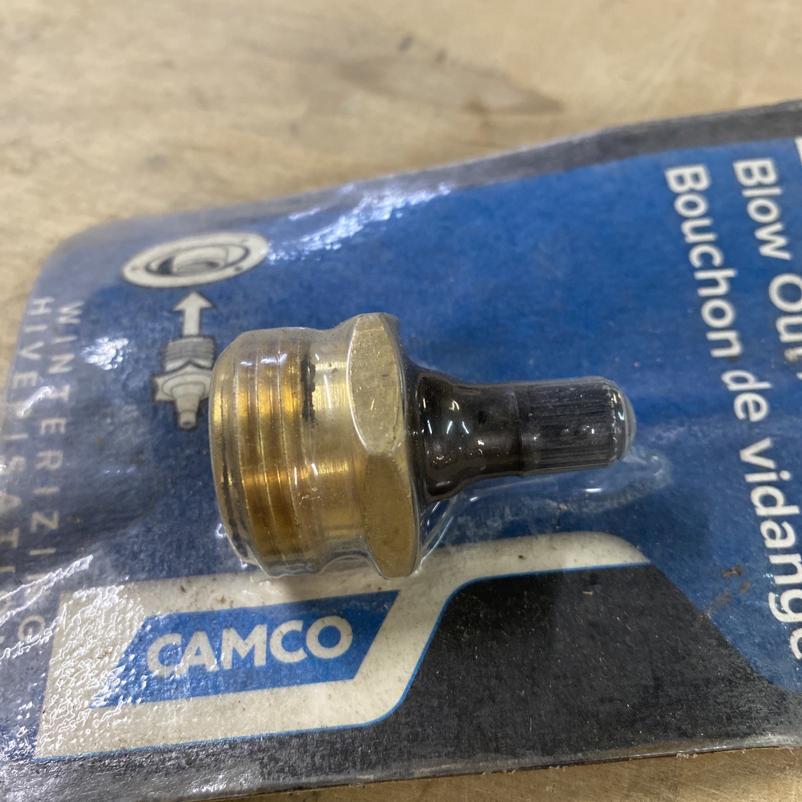 Camco 36153 Heavy Duty Brass Blow Out Plug Helps Clear the Water Lines in RV