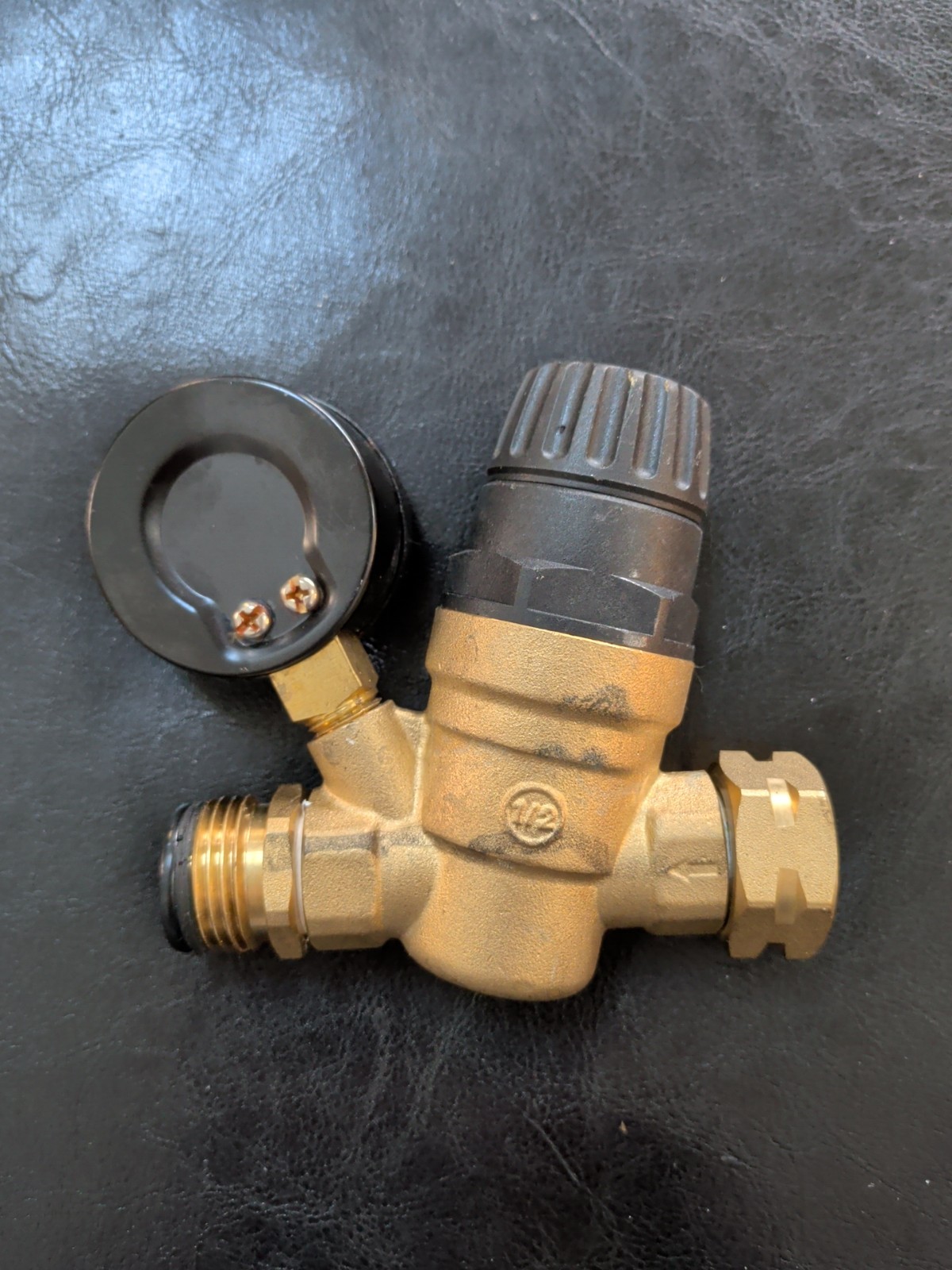 SOLID BRASS LEAD FREE WATER PRESSURE REGULATOR, 1/2″, FOR RV USE