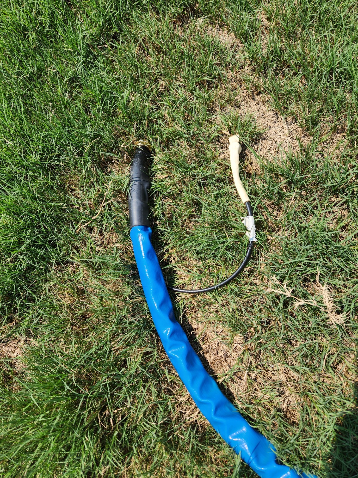 CAMCO JHSD-189-1 Electric Heated RV Drinking Water Hose 25ft Long.