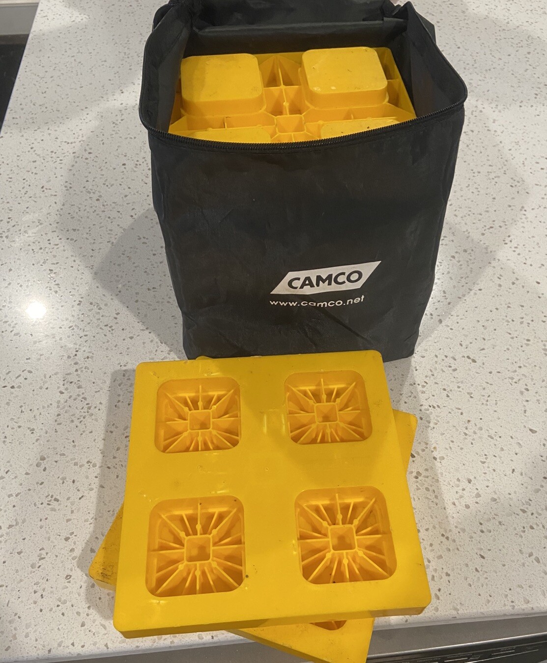 Heavy Duty RV Leveling Blocks Durable Resin Interlocking Blocks Stack